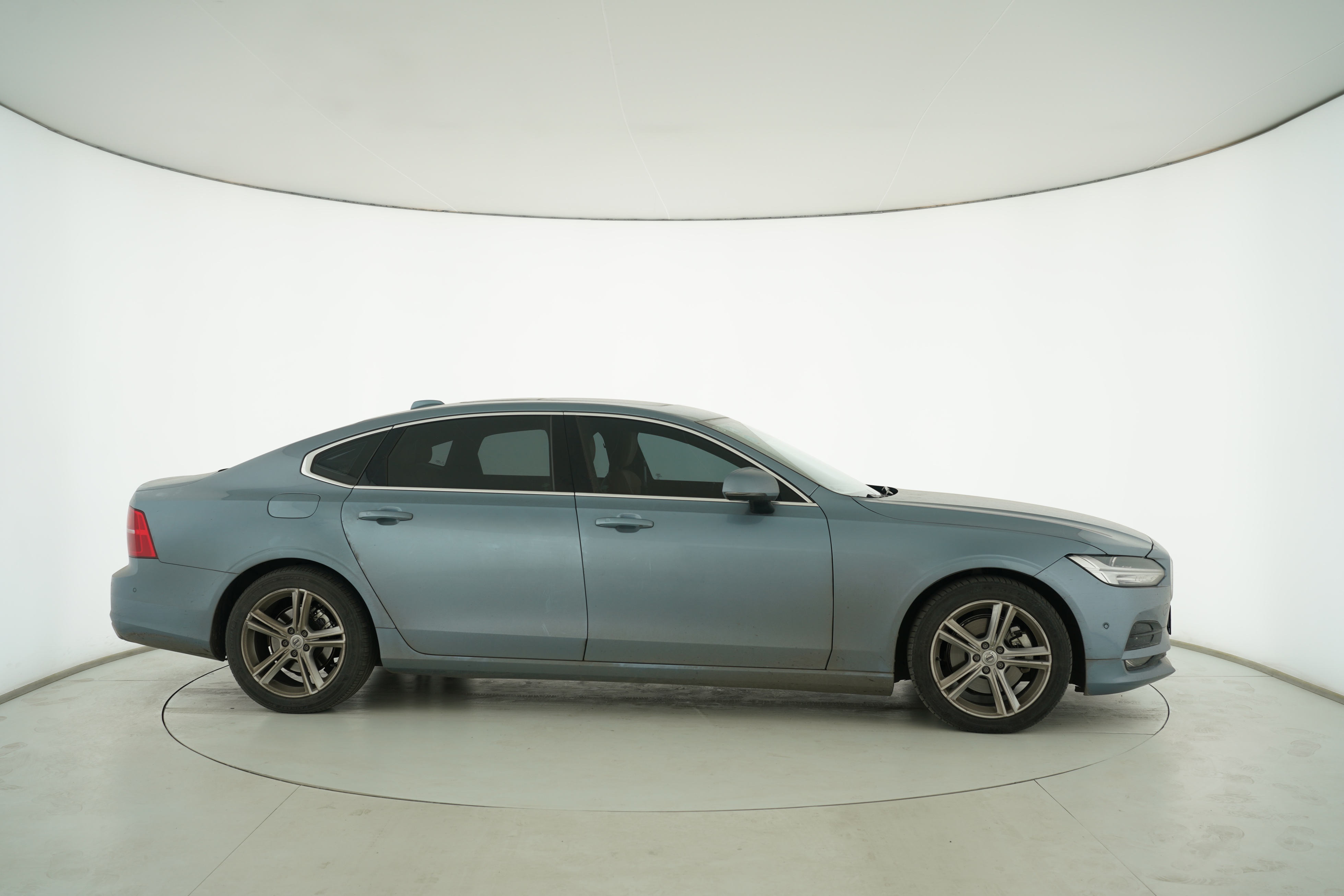 VOLVO S90 2017 — фото 8