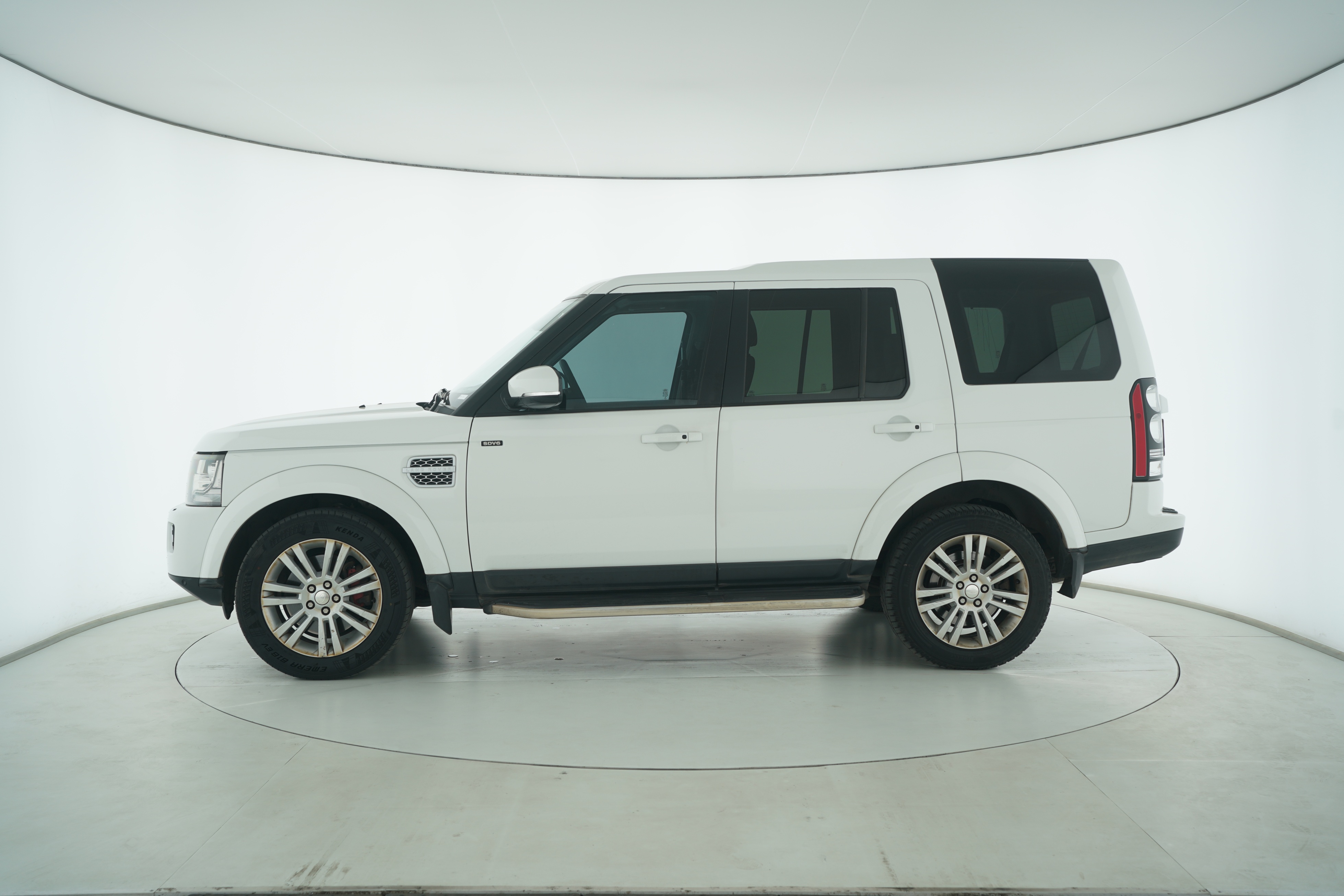 Land Rover Discovery 2014 — фото 7