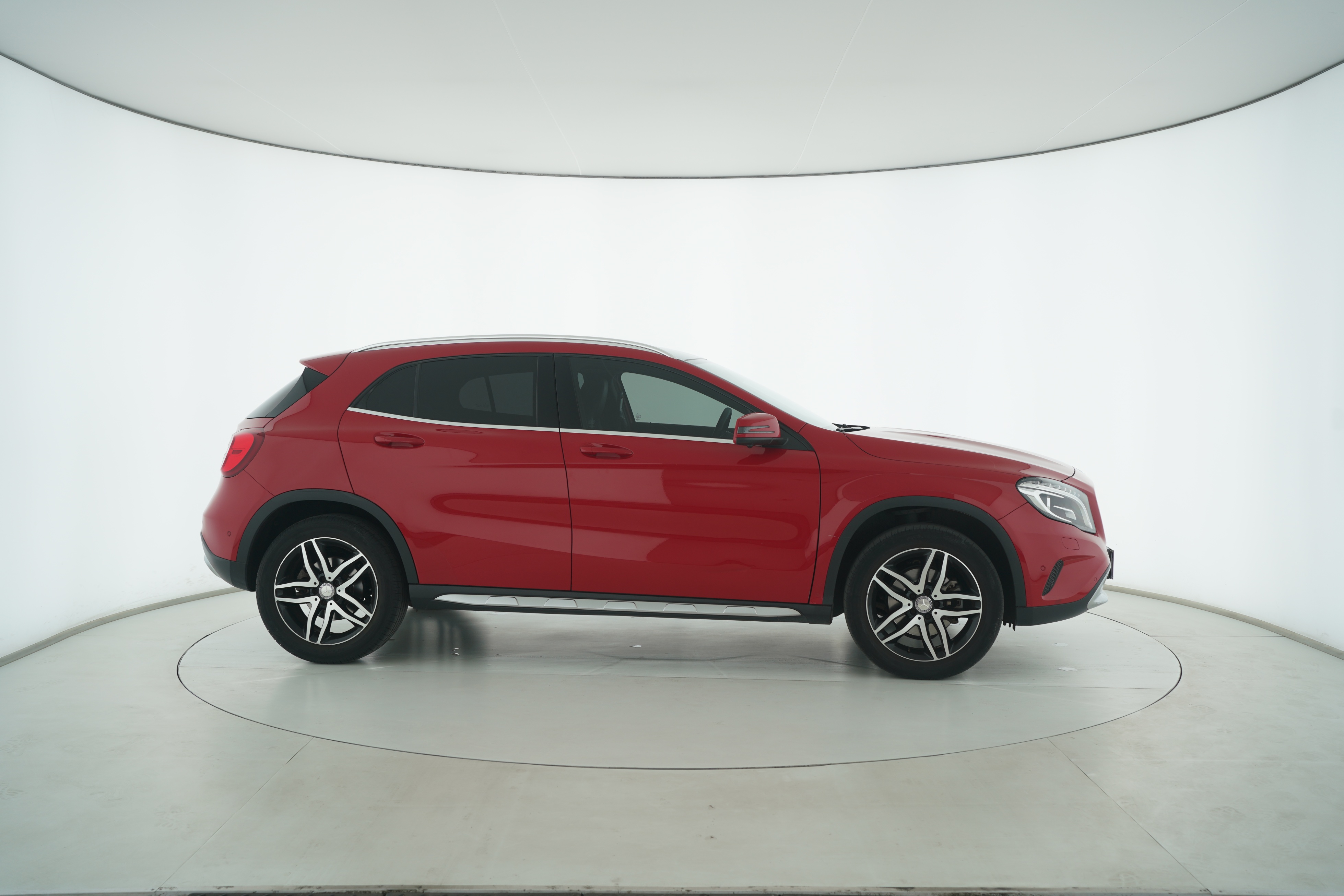 Mercedes Benz GLA 2016 — фото 8