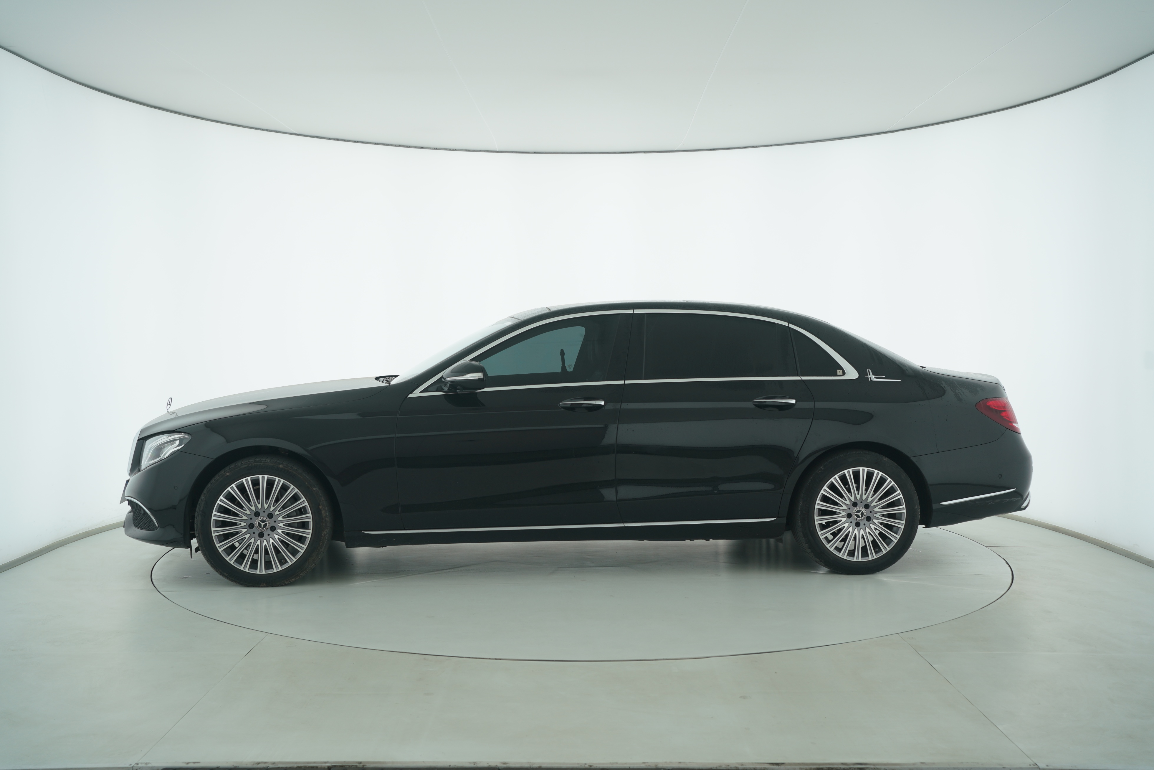 Mercedes Benz E-Class 2020 — фото 7