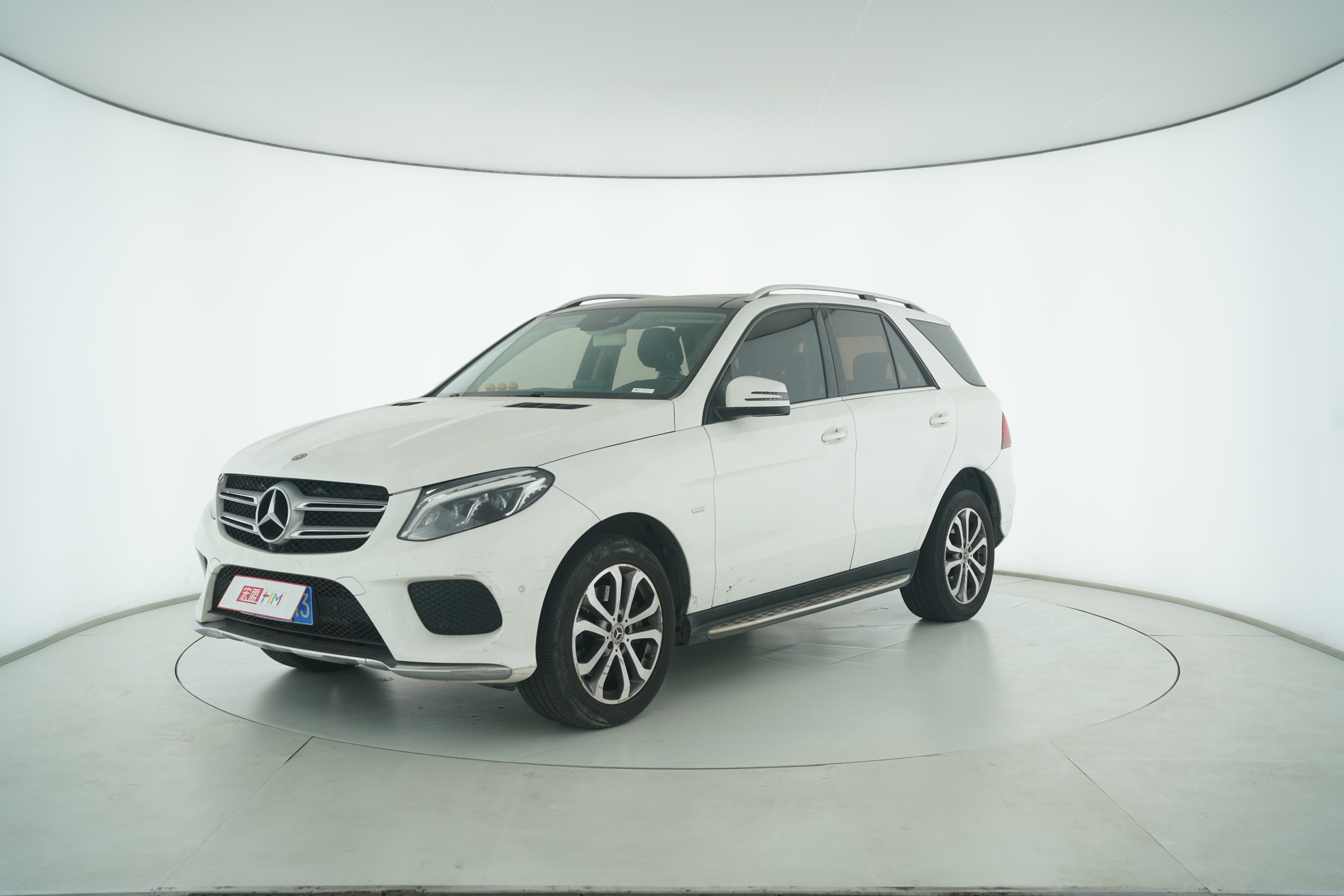Mercedes Benz GLE 2018 — фото 1