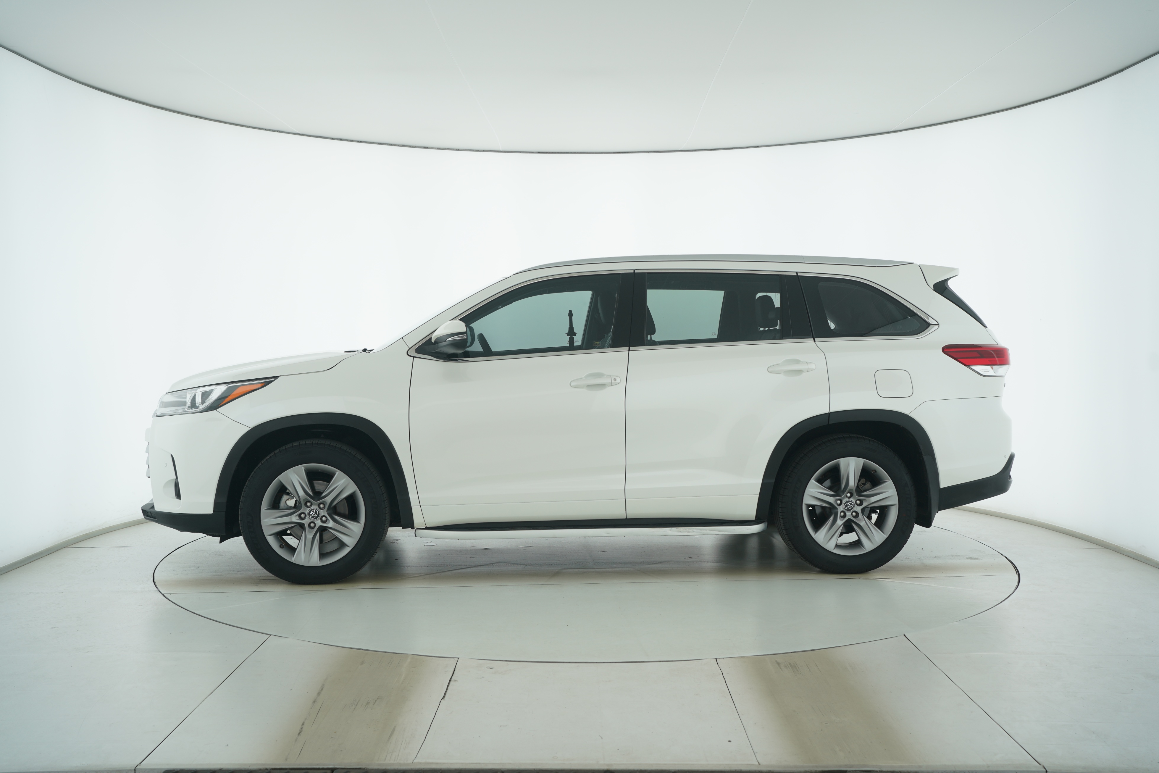 Toyota Highlander 2018 — фото 7