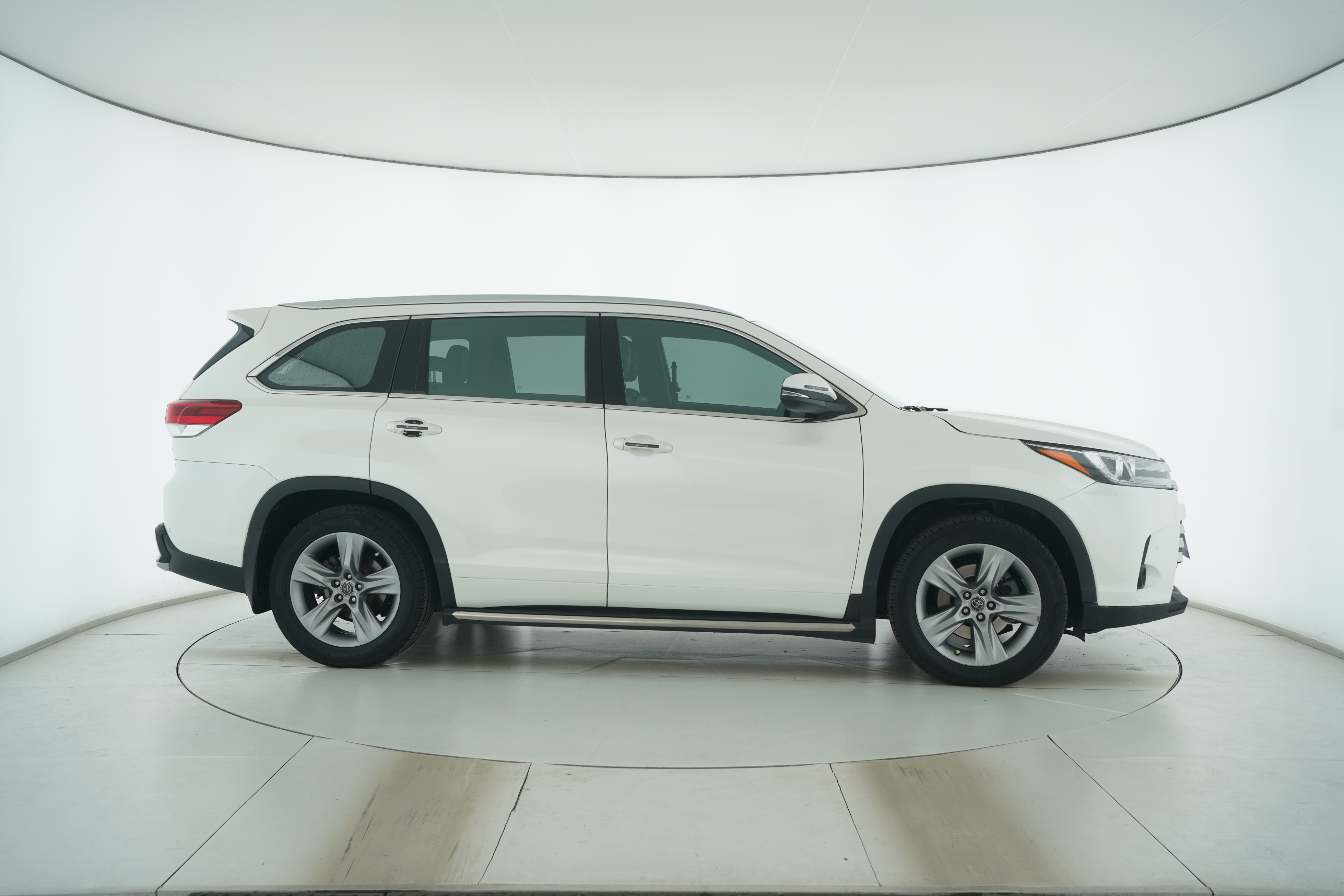 Toyota Highlander 2018 — фото 8