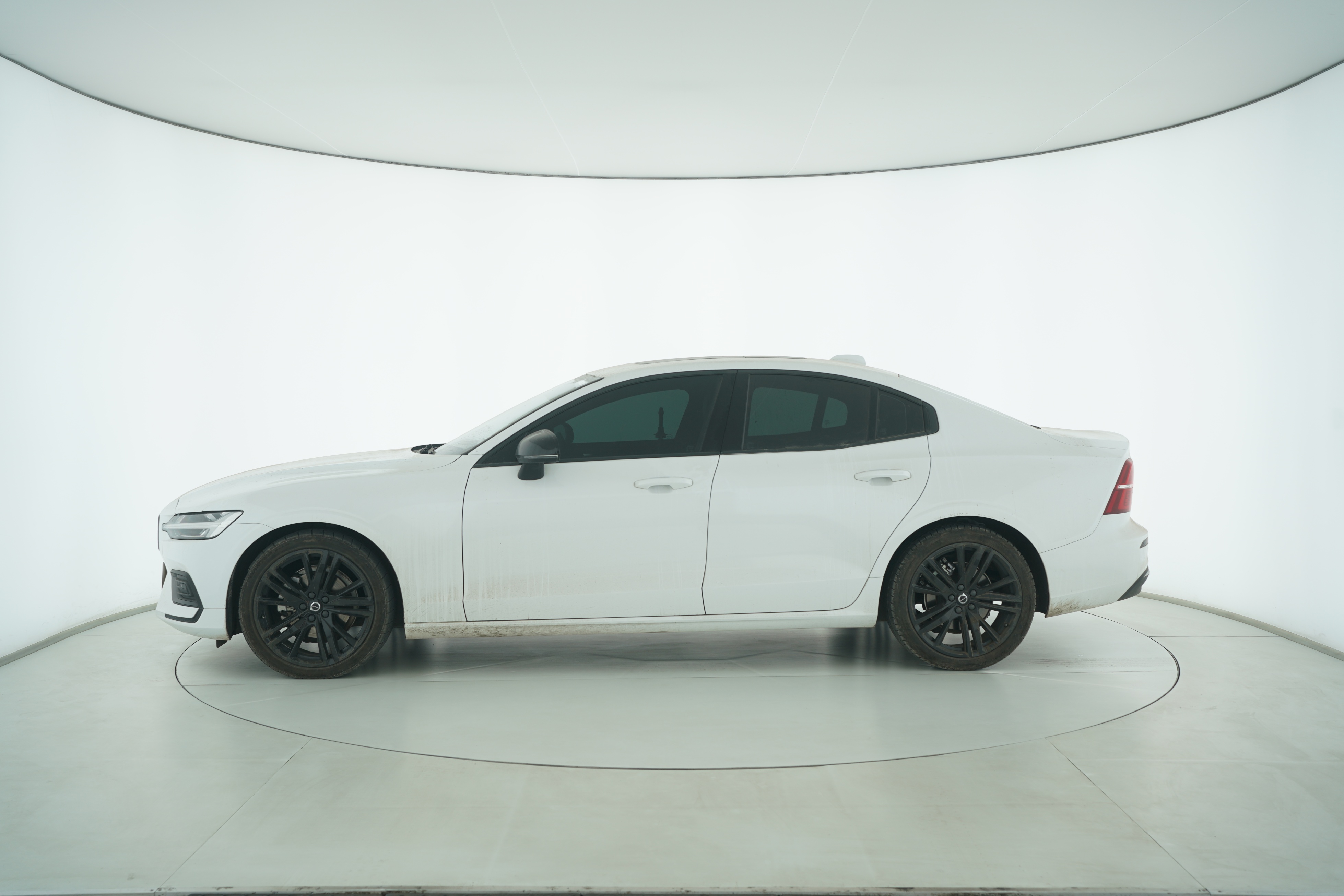 VOLVO S60 2023 — фото 7