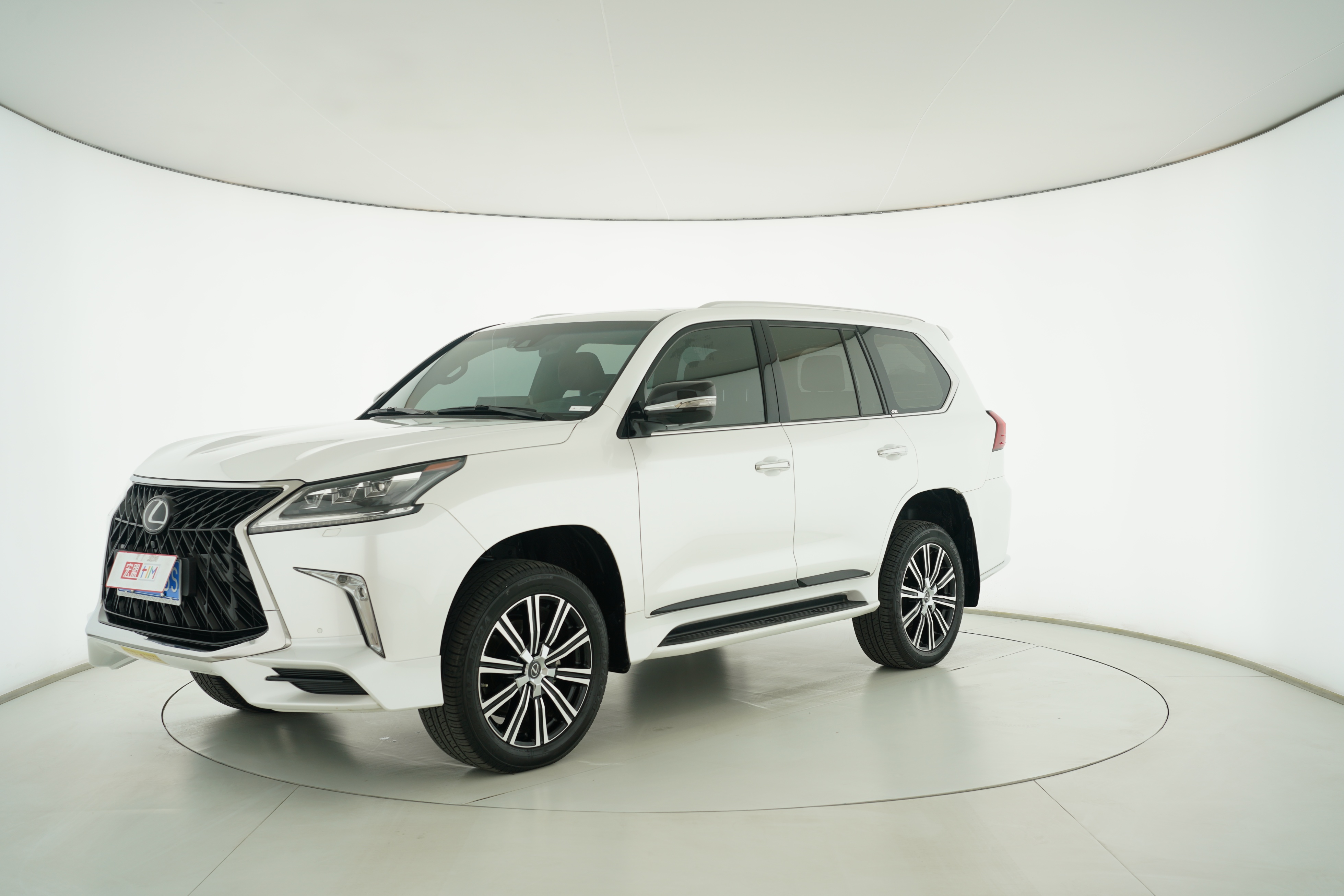 Lexus LX 2015 — фото 1