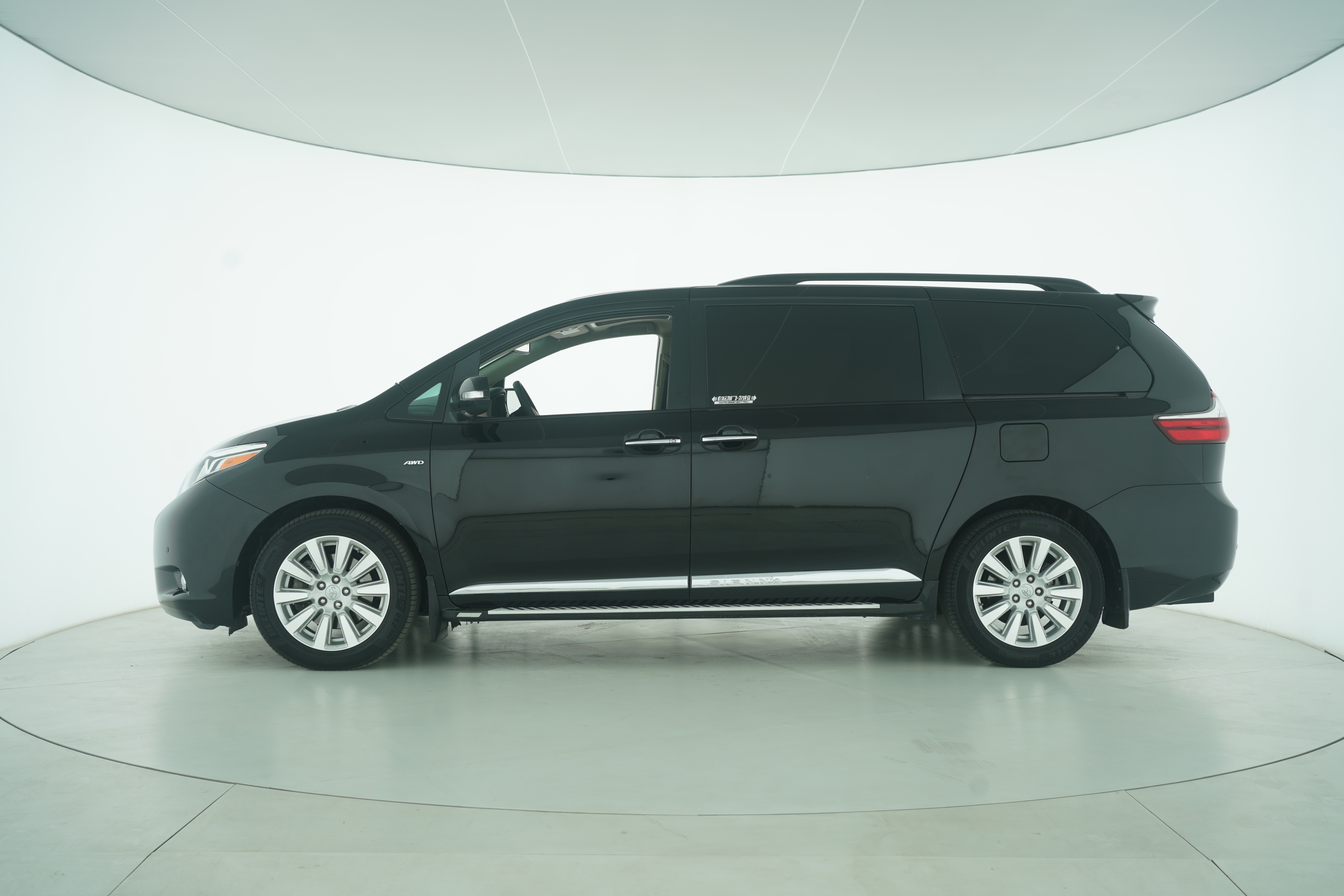 Toyota Sienna 2015 — фото 7