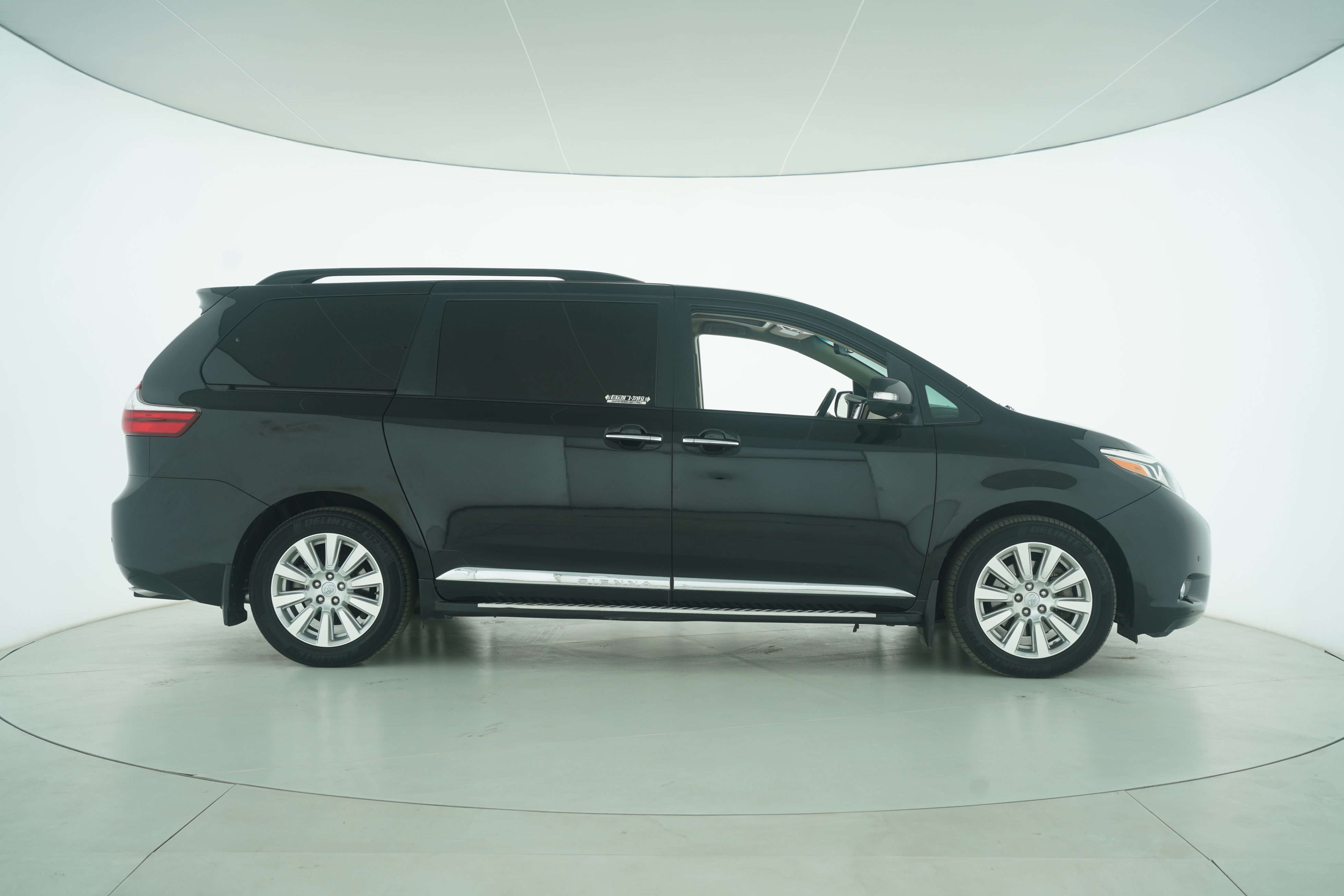 Toyota Sienna 2015 — фото 8