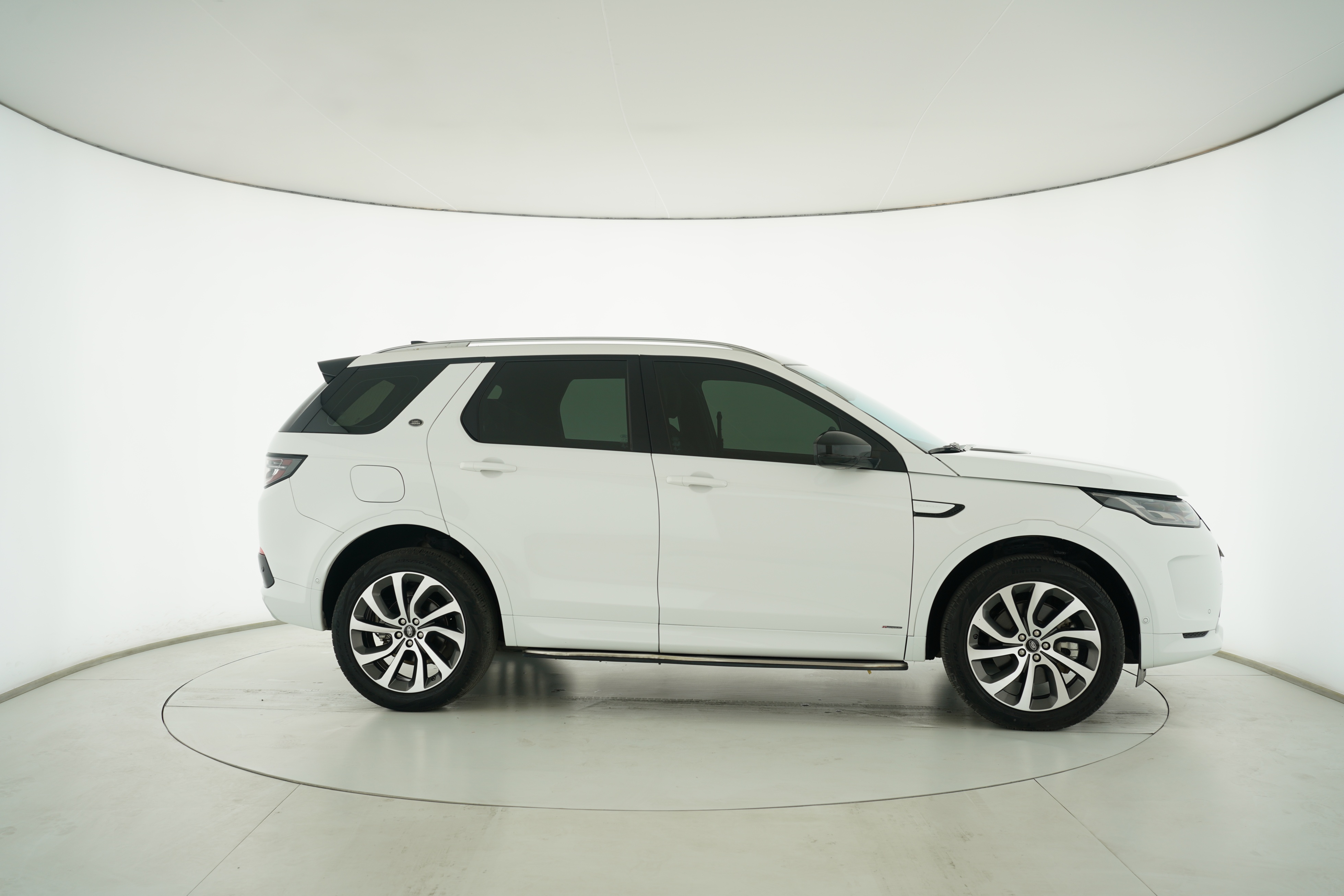 Land Rover Discover the Sports Version 2021 — фото 8