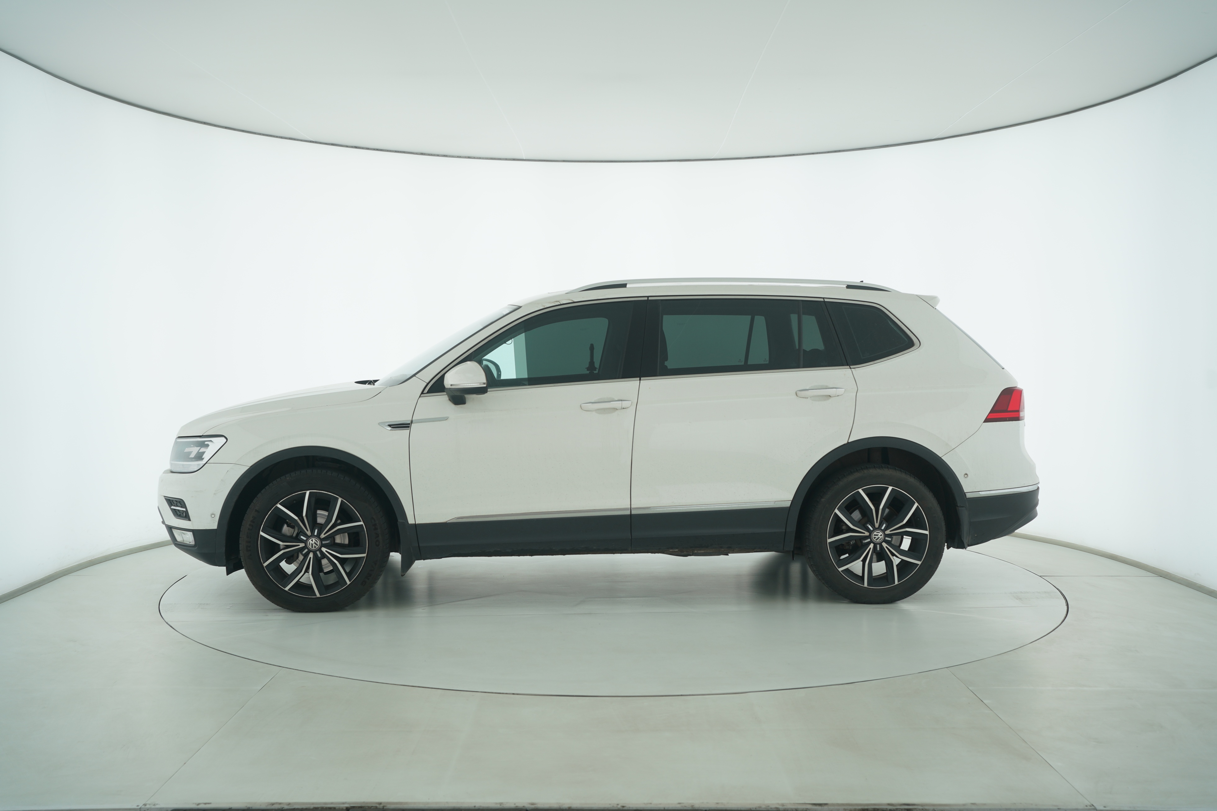 Volkswagen Tiguan L 2019 — фото 7