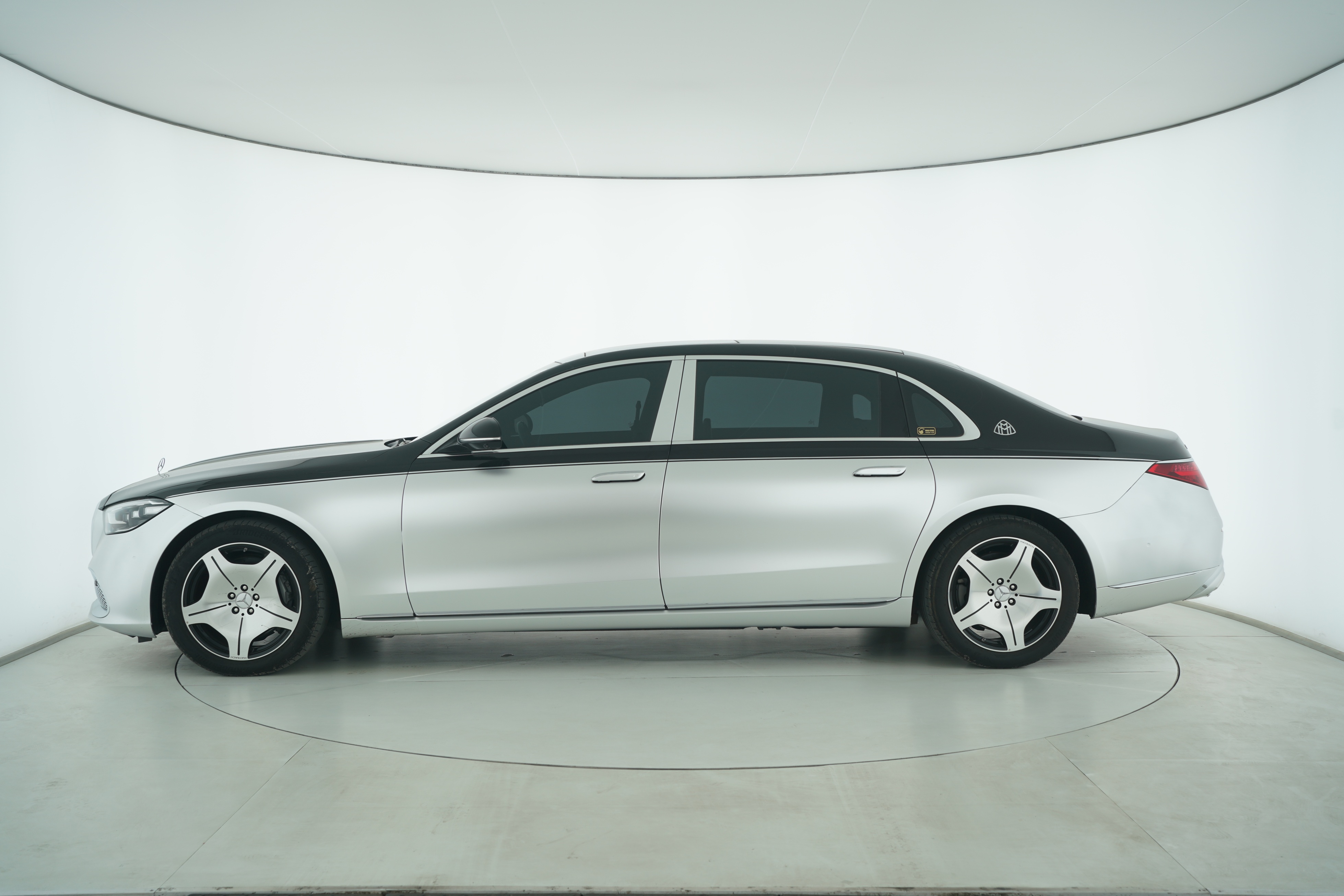 Mercedes Benz Maybach S-Class 2022 — фото 7