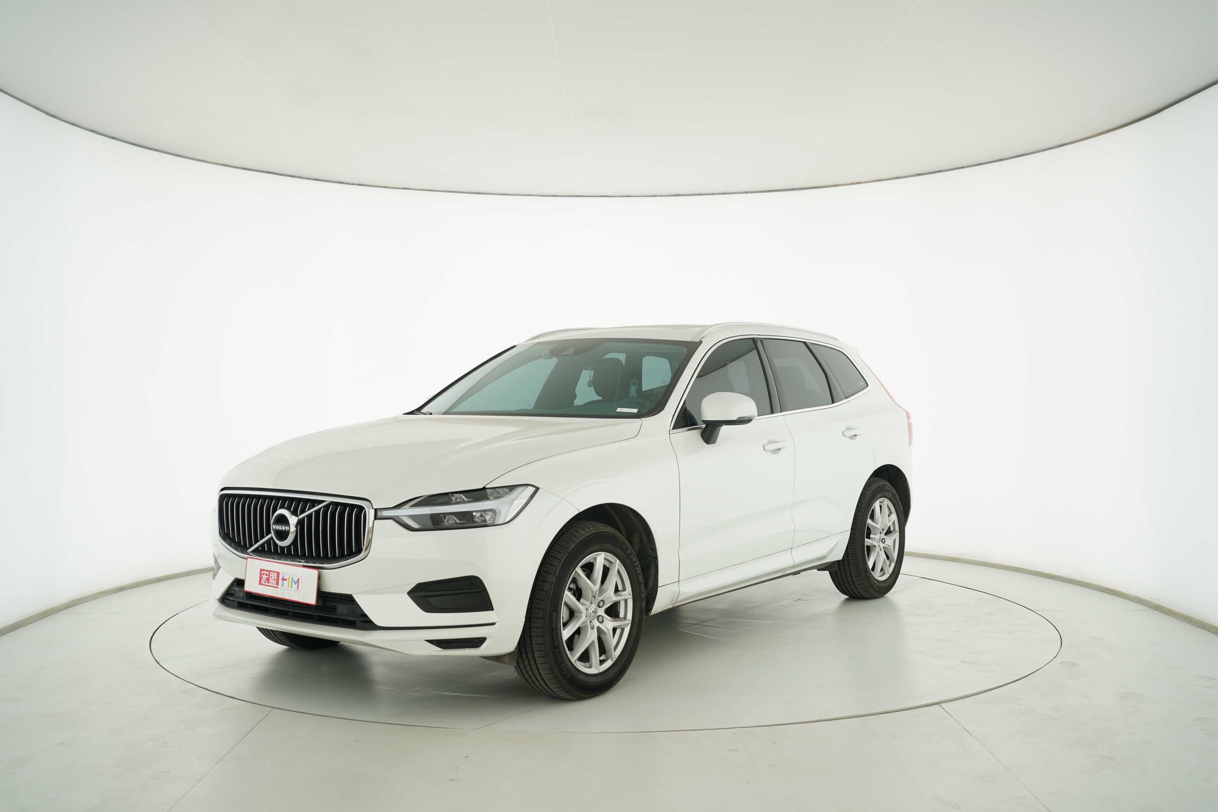 VOLVO XC60 2019 — фото 1
