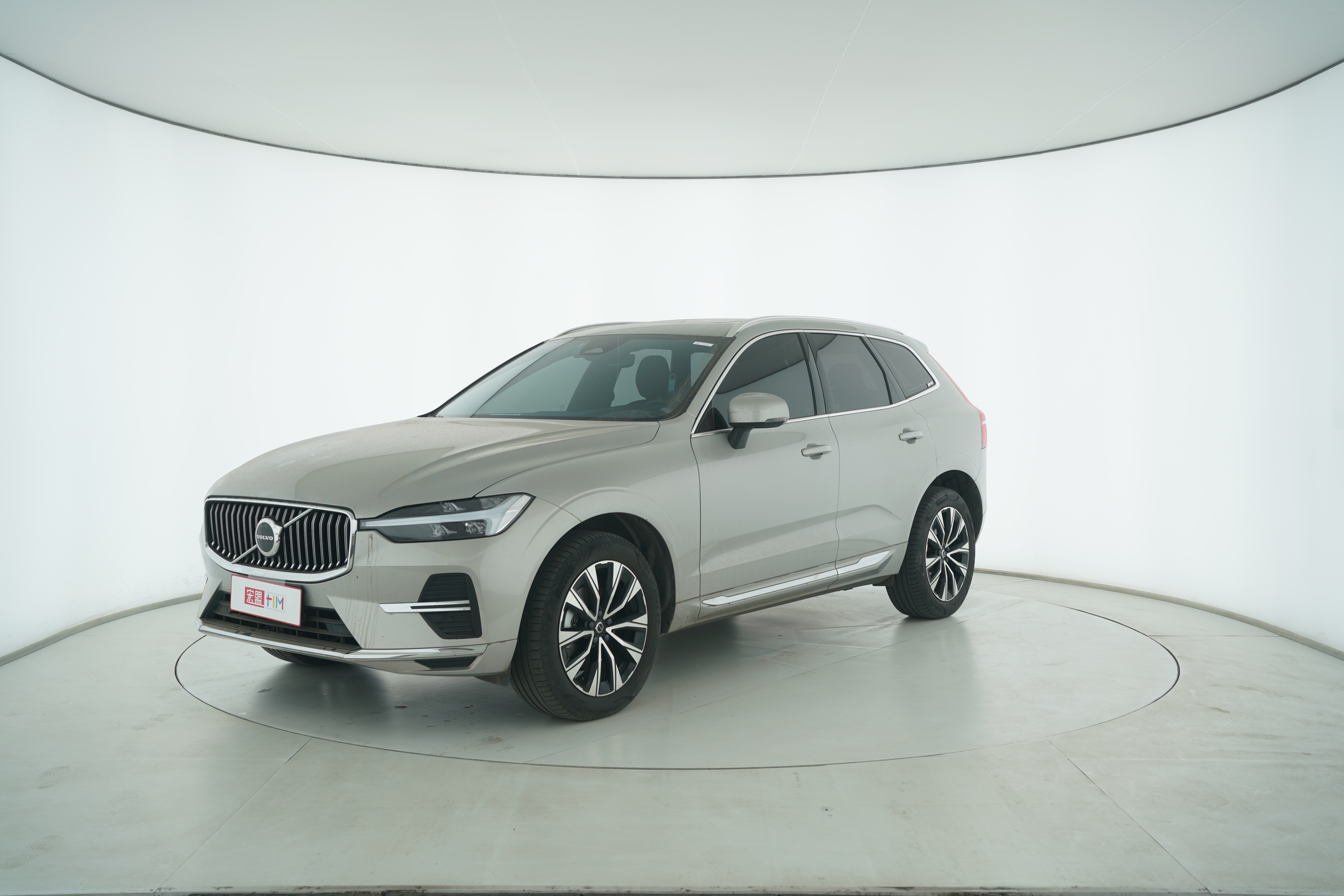 VOLVO XC60 2023 — фото 1