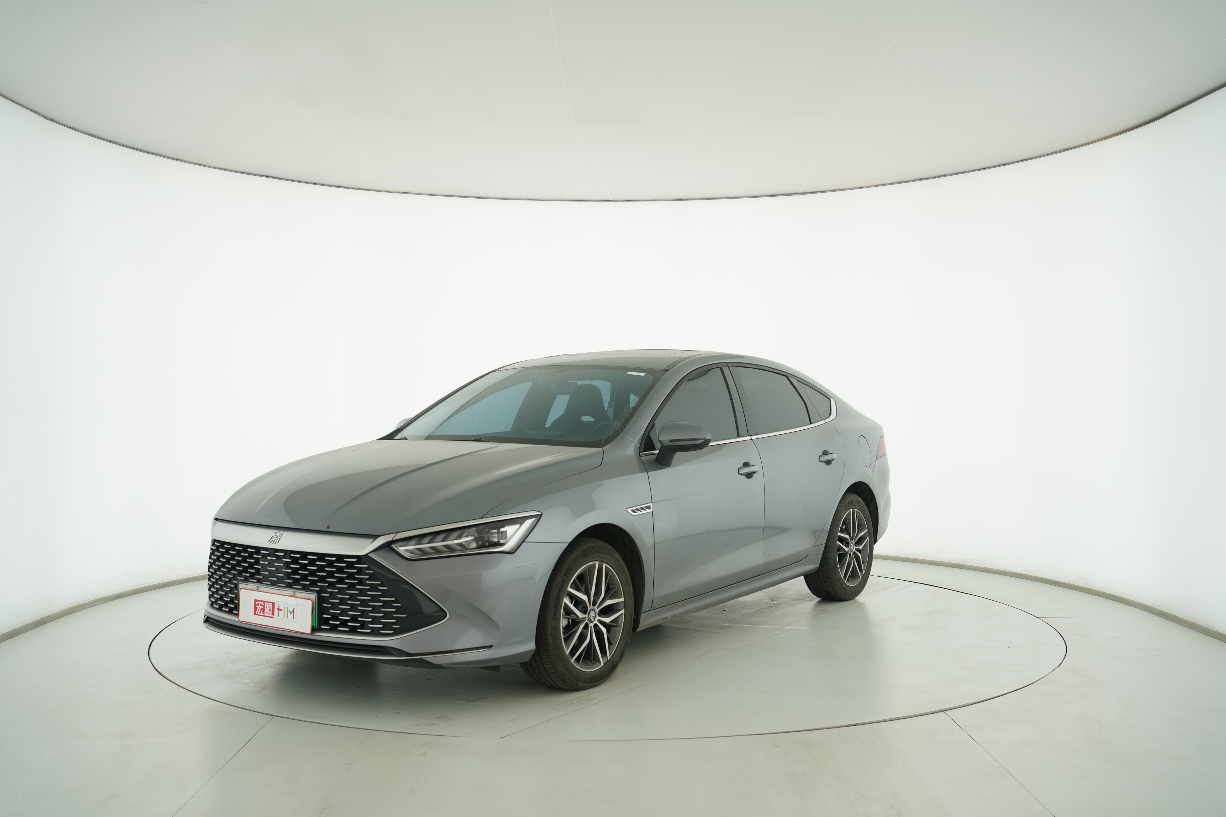 BYD QIN PLUS Hybrid 2021 — фото 1