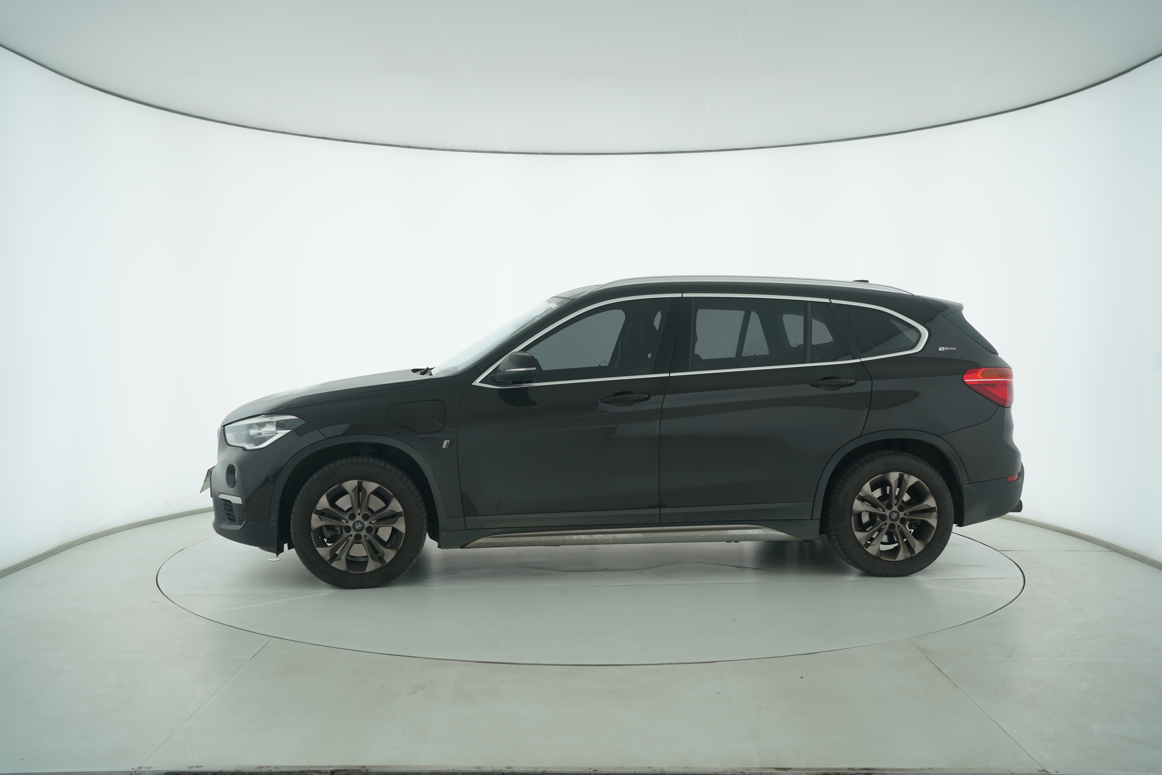 BMW X1 Hybrid 2019 — фото 7