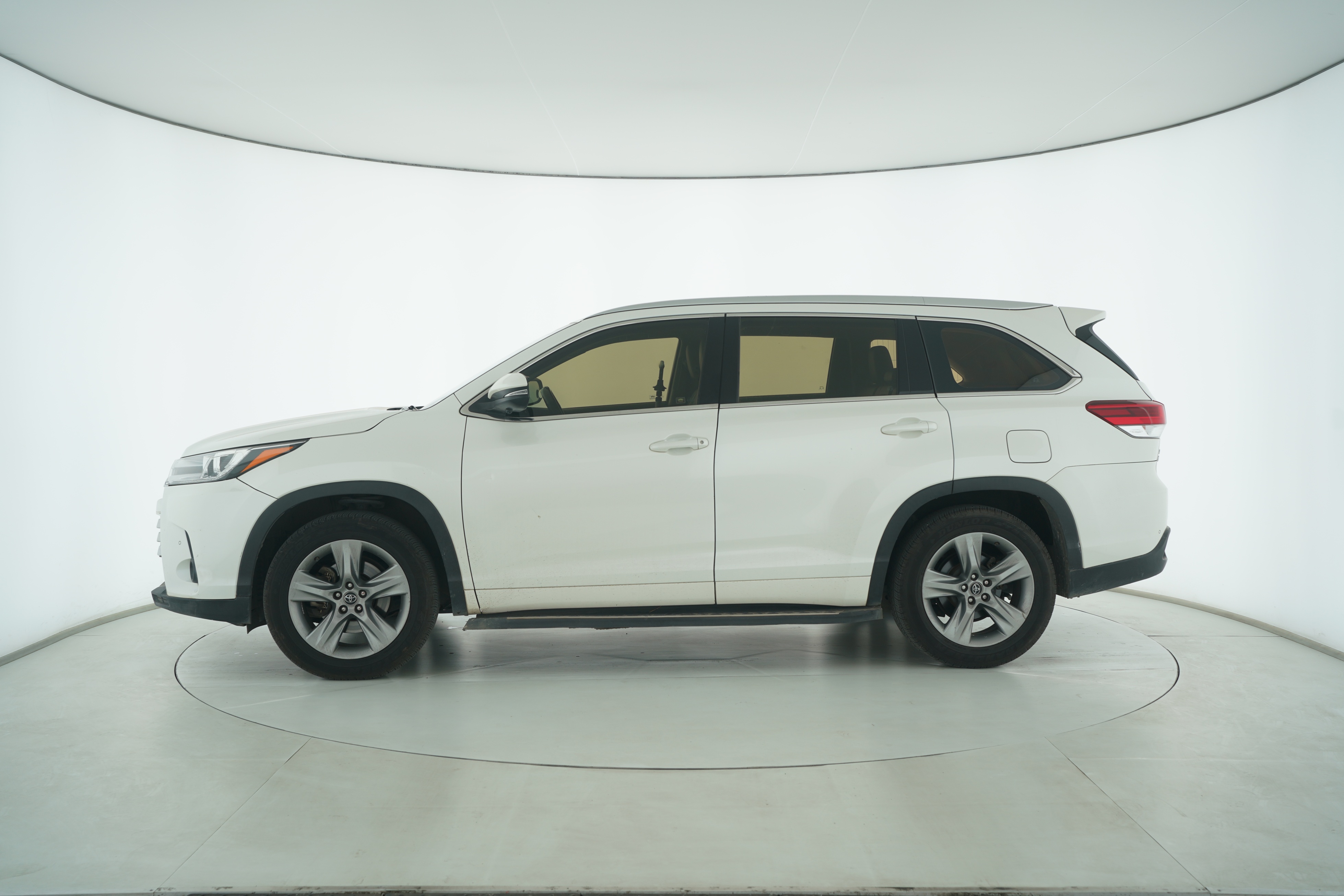 Toyota Highlander 2018 — фото 7