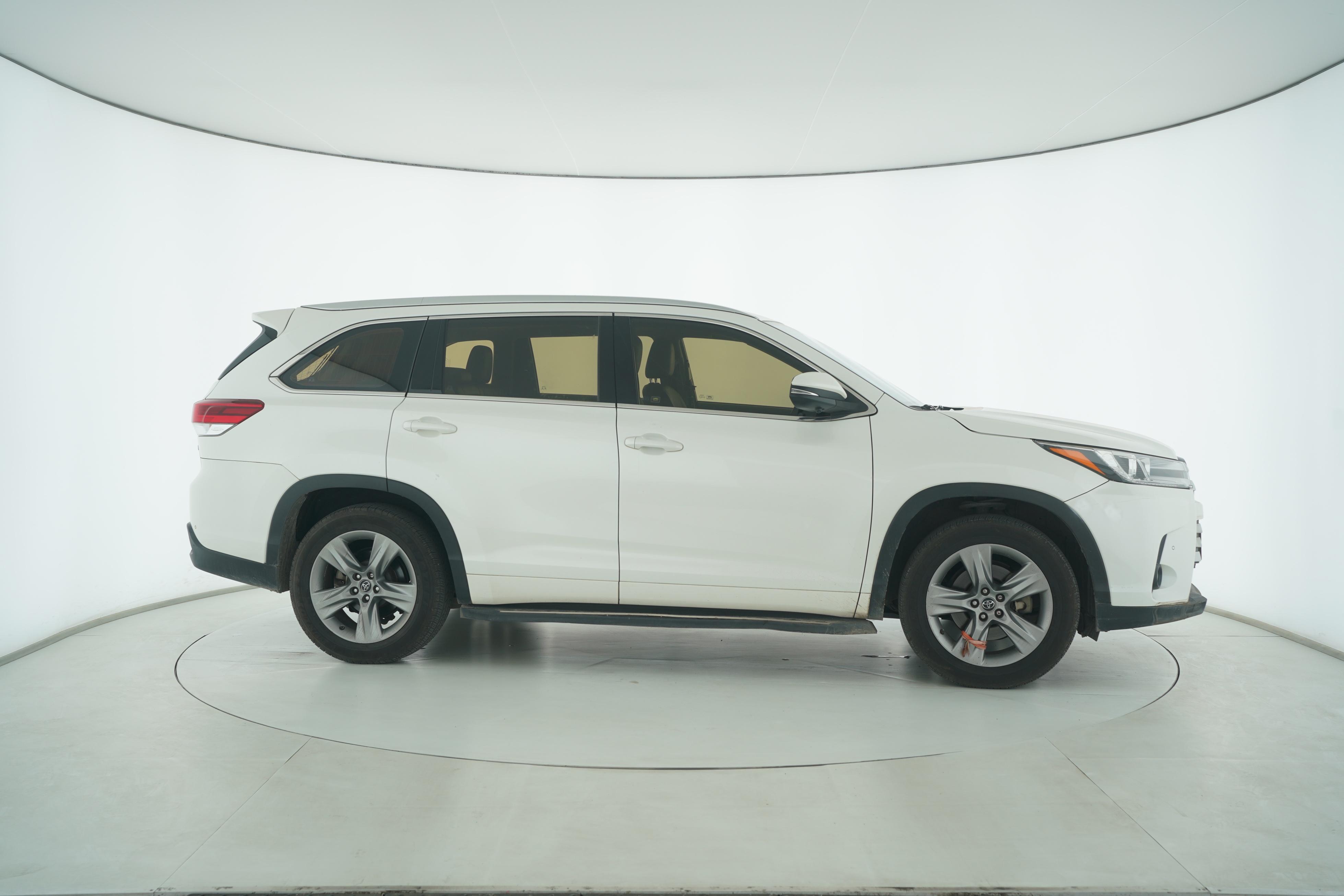 Toyota Highlander 2018 — фото 8