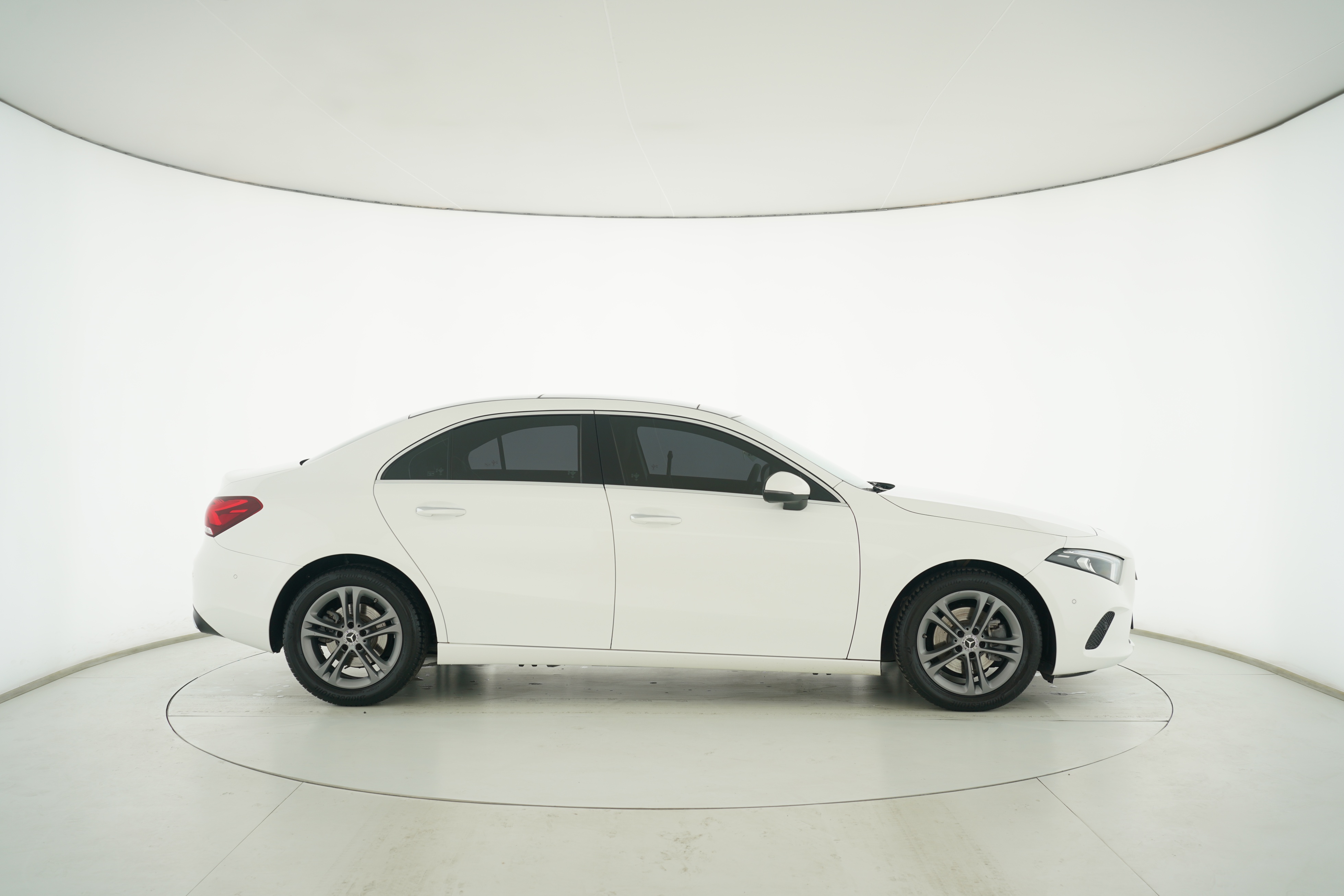 Mercedes Benz A-Class 2020 — фото 8