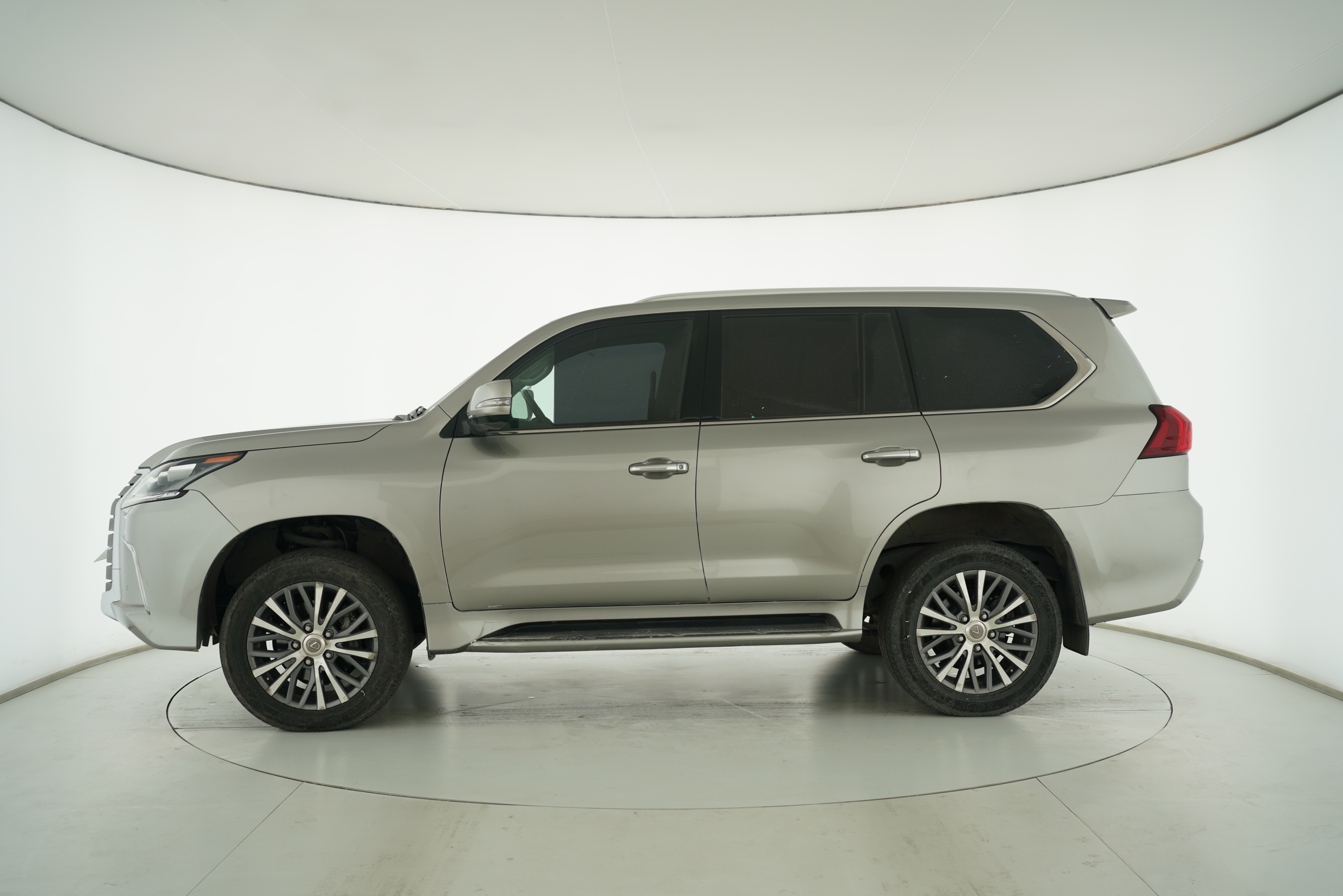 Lexus LX 2017 — фото 7