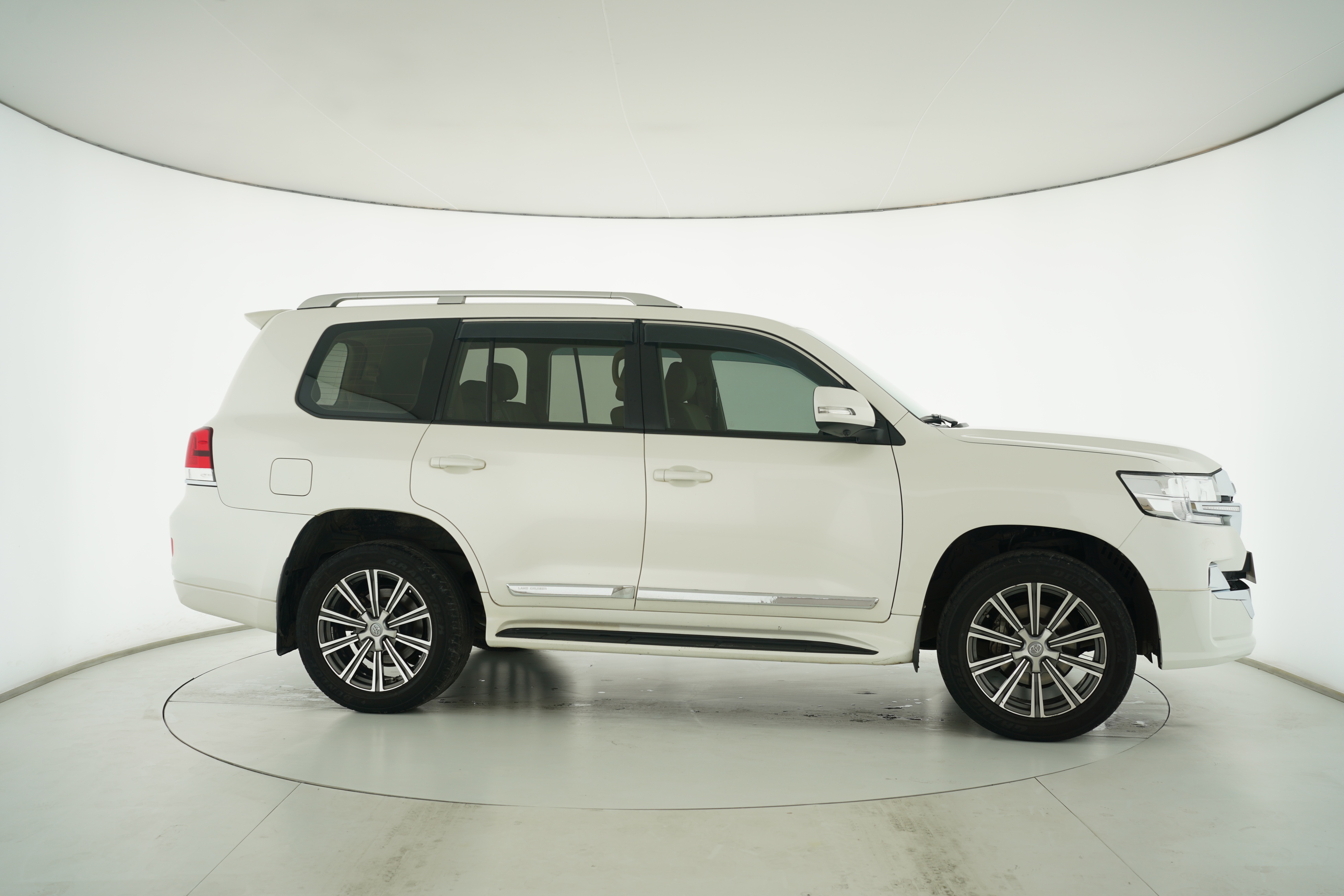 Toyota Land Cruiser (Imported) 2016 — фото 8