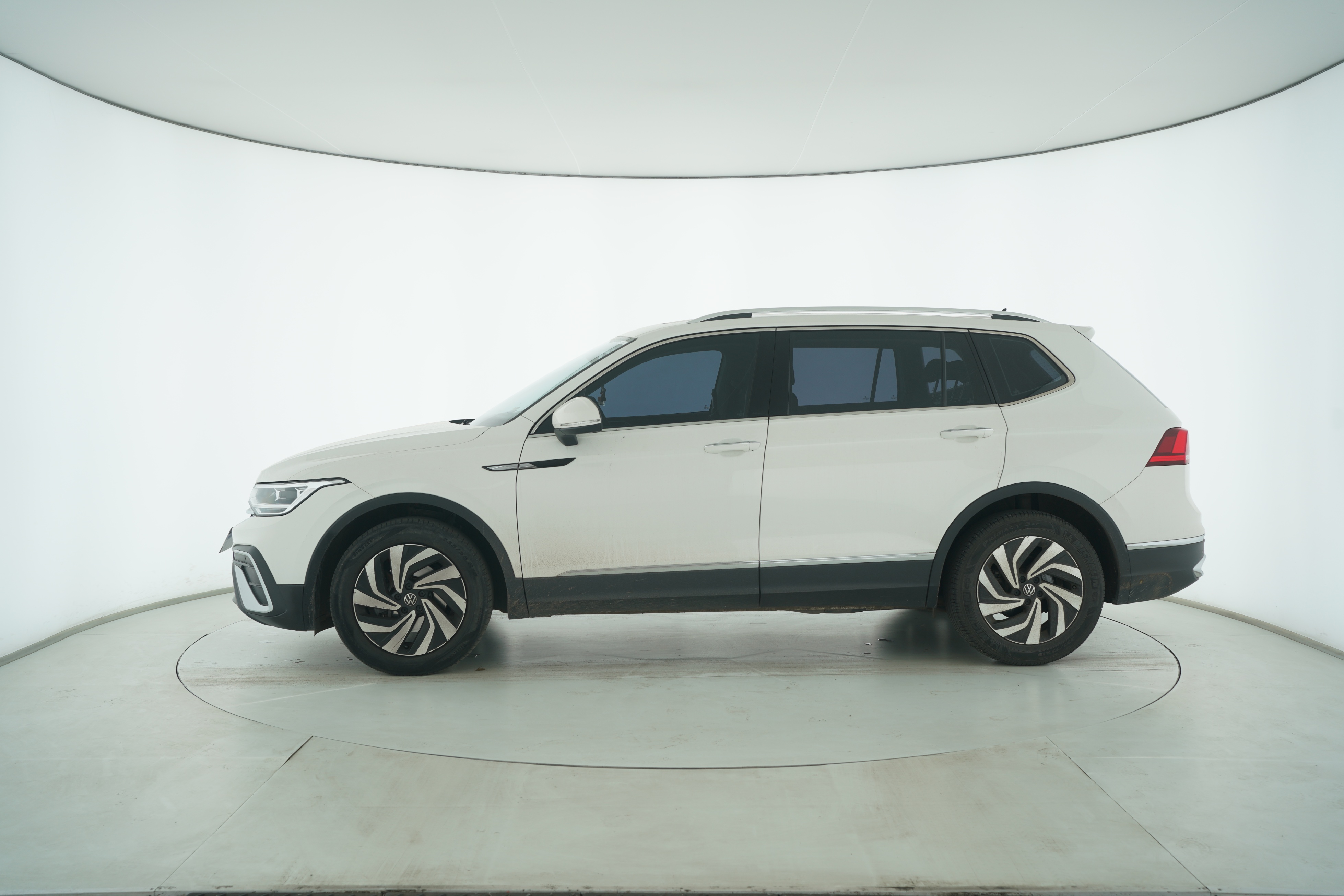 Volkswagen Tiguan L 2022 — фото 7