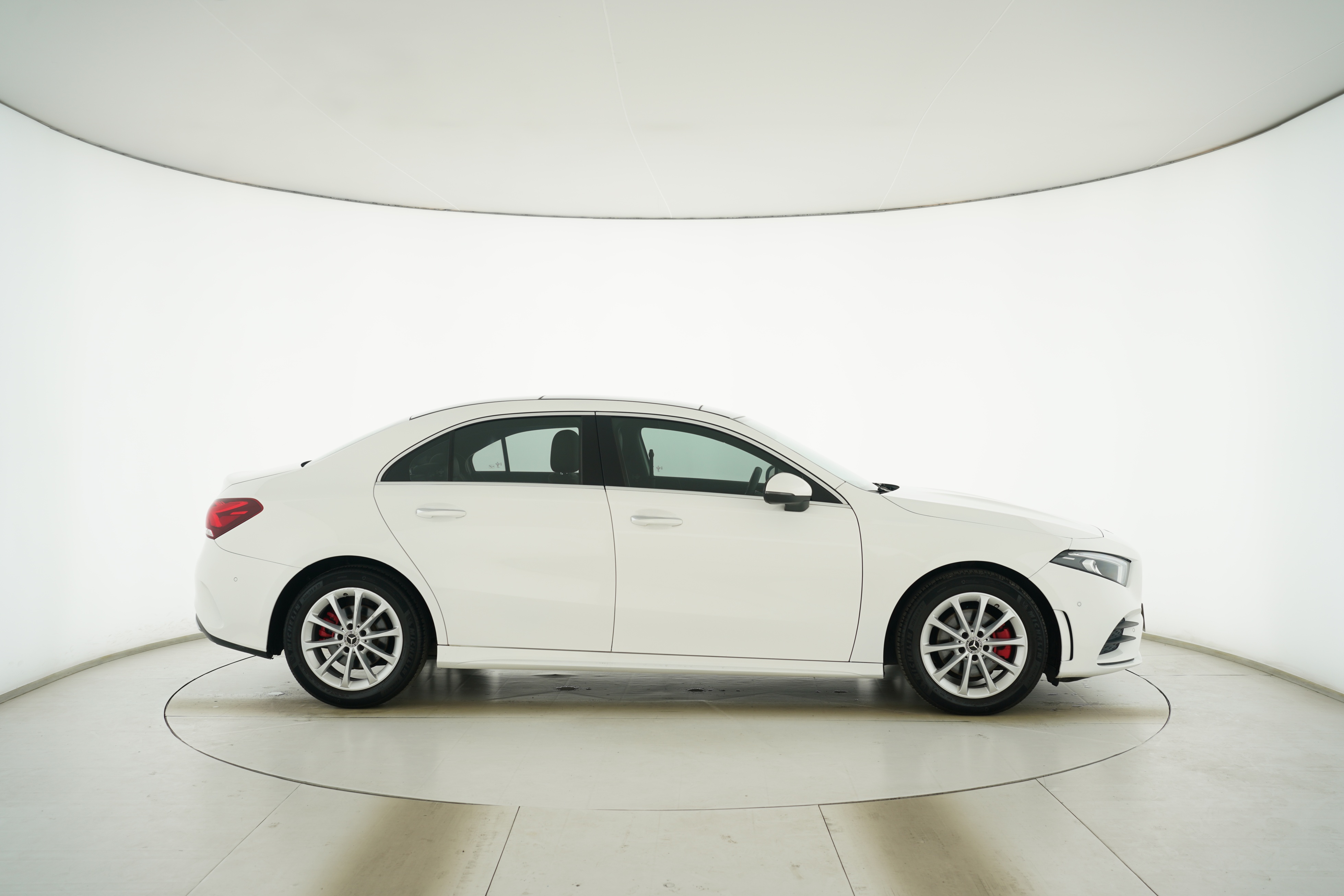 Mercedes Benz A-Class 2020 — фото 8