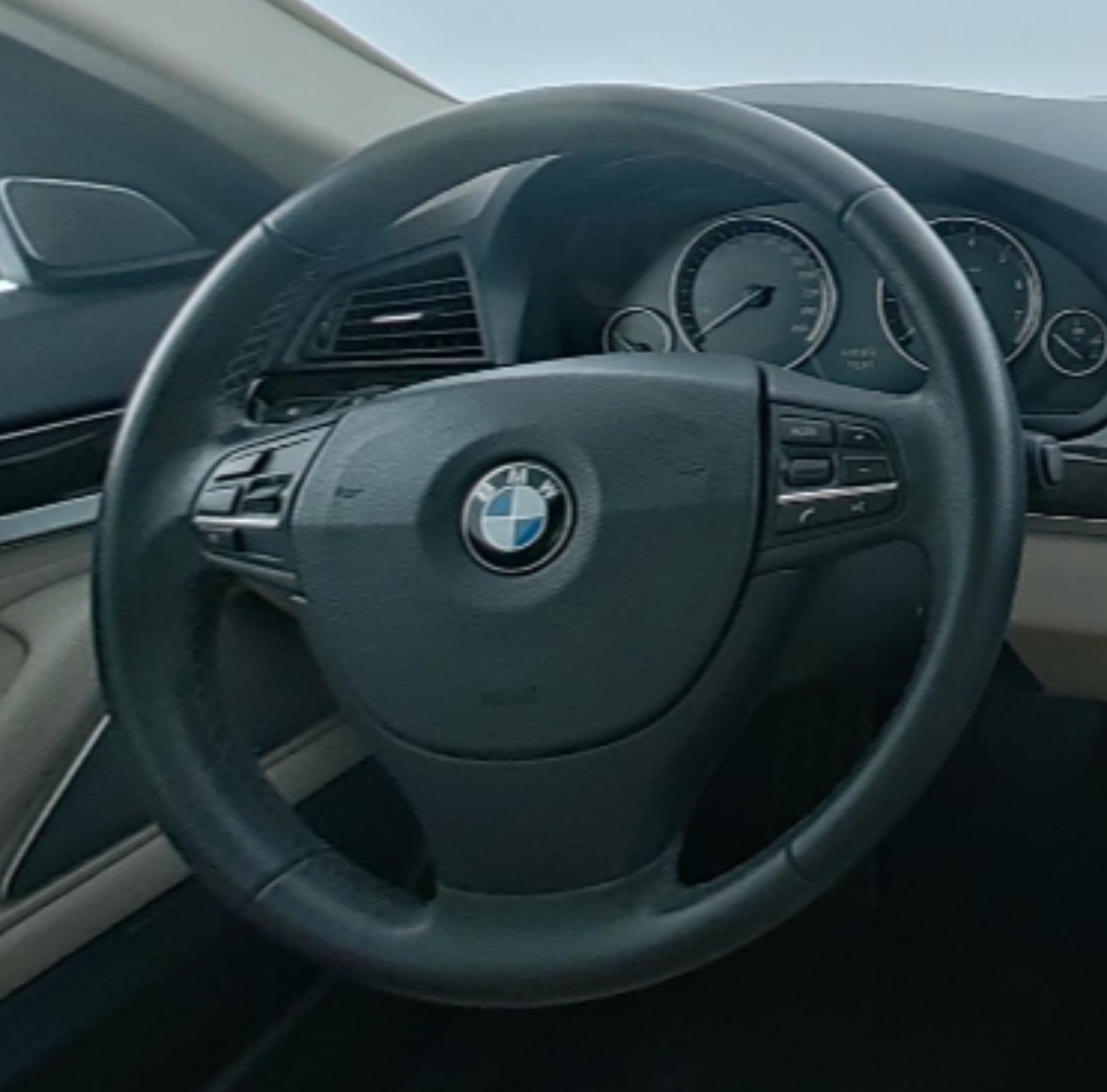 BMW 5 Series 2013 — фото 10