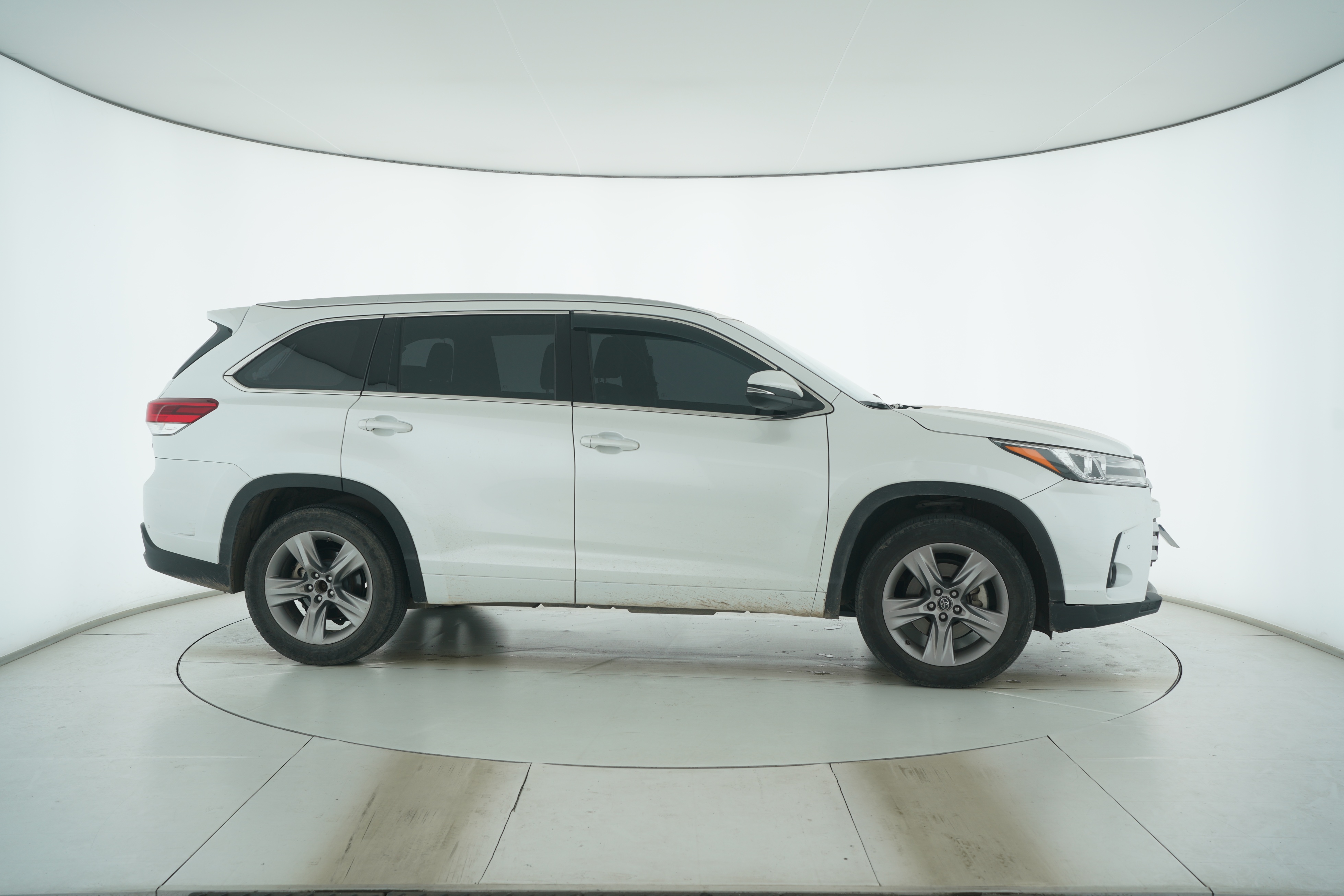 Toyota Highlander 2018 — фото 8