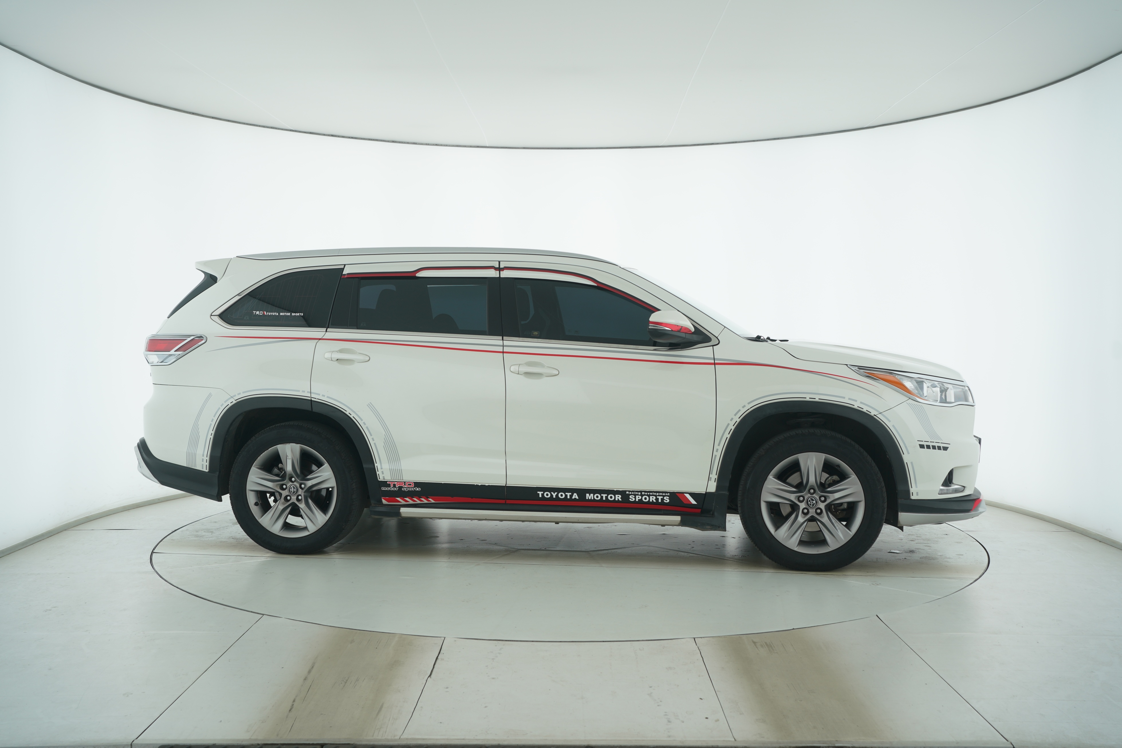 Toyota Highlander 2017 — фото 8