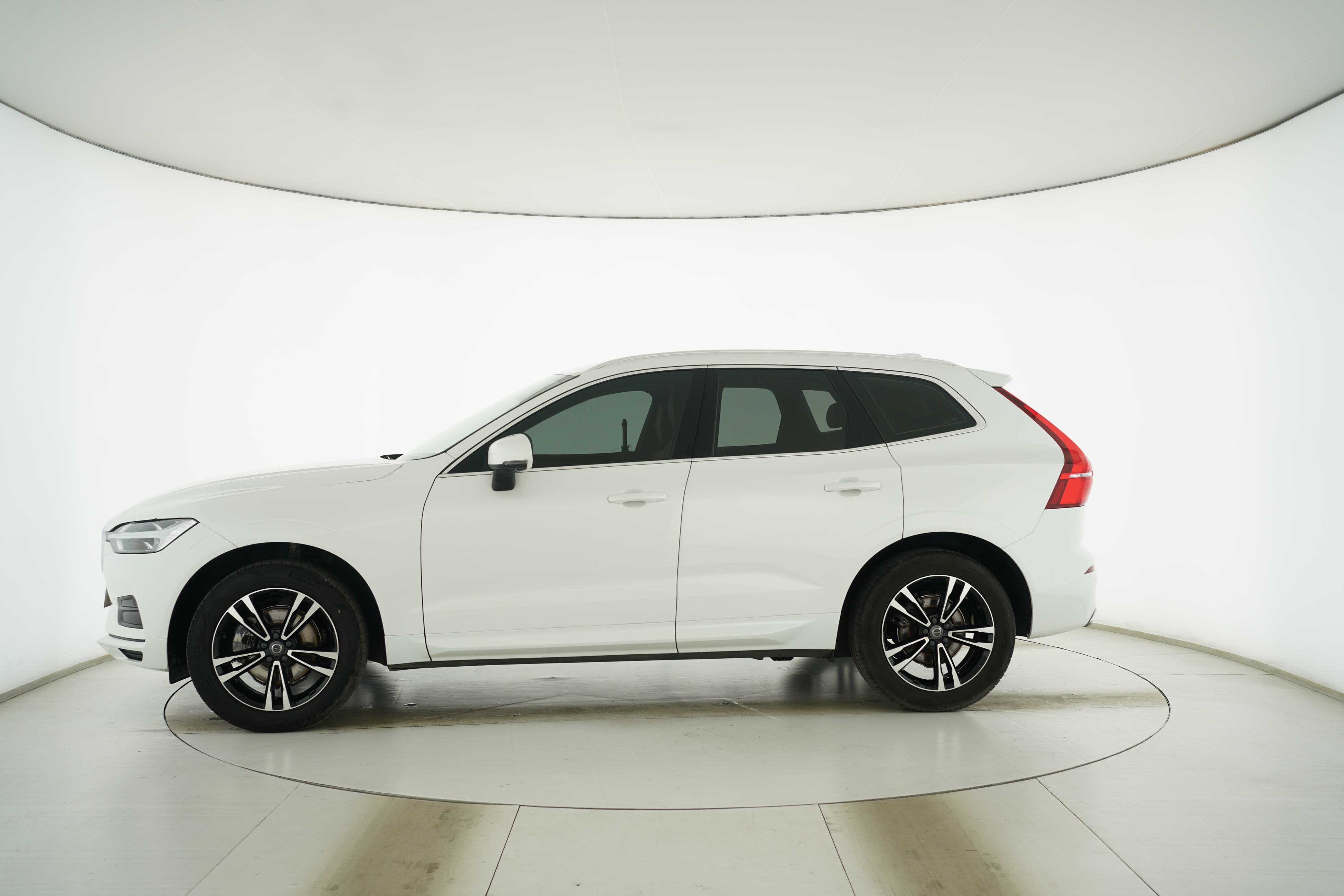 VOLVO XC60 2019 — фото 7
