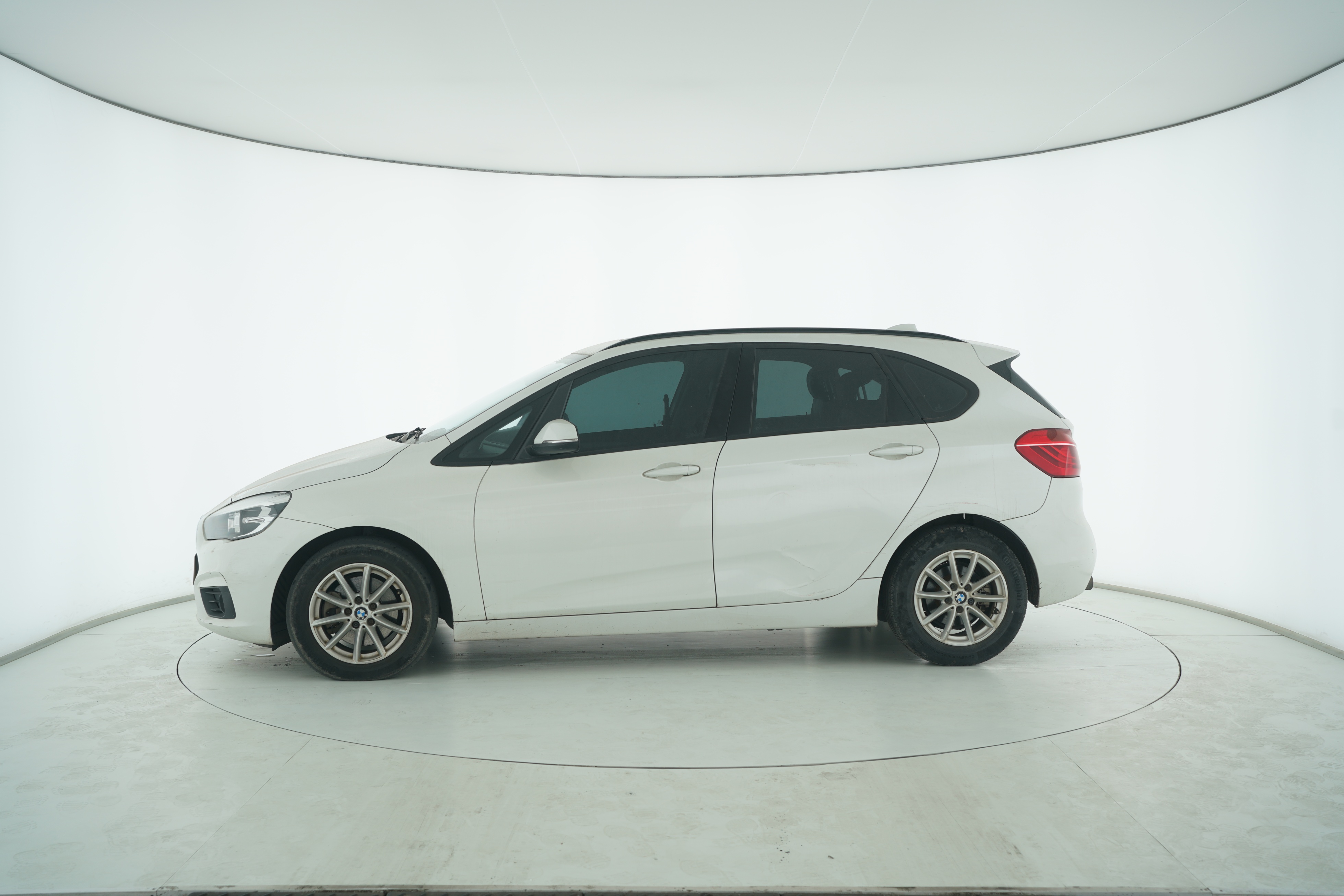 BMW 2 Series Tourer 2016 — фото 7