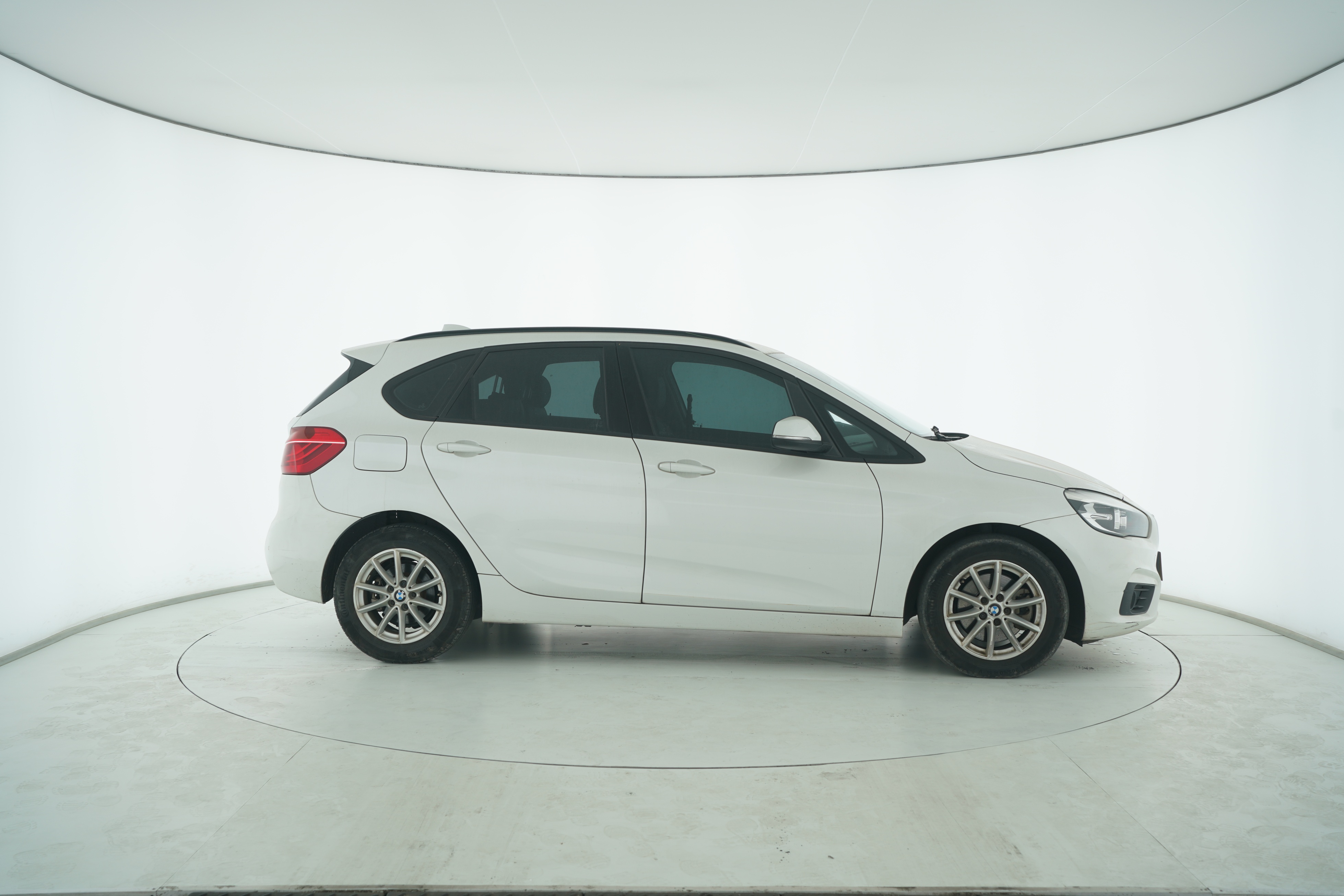 BMW 2 Series Tourer 2016 — фото 8