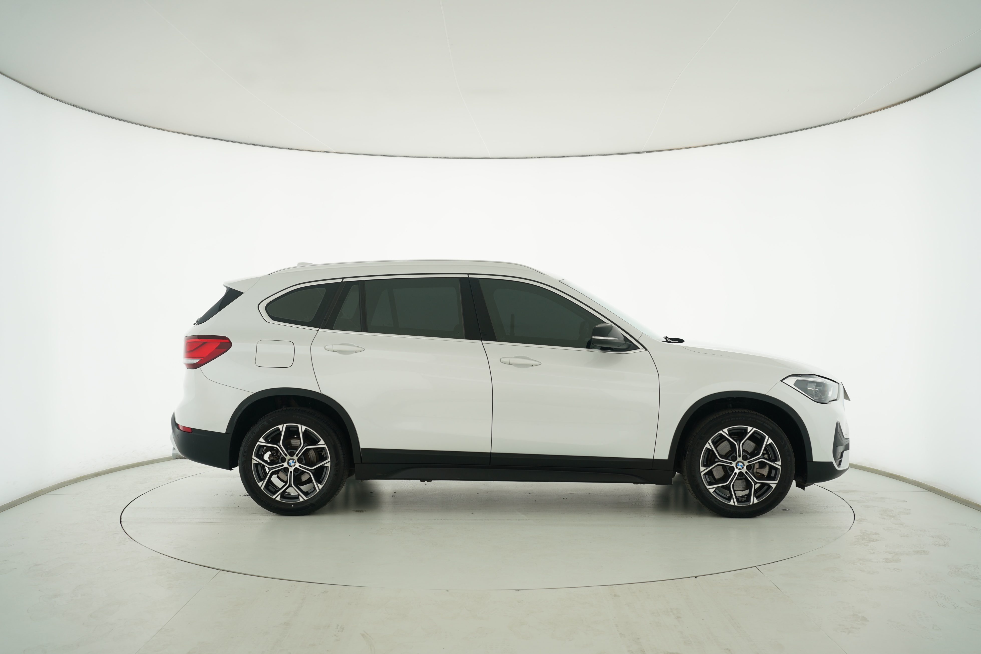 BMW X1 2021 — фото 8