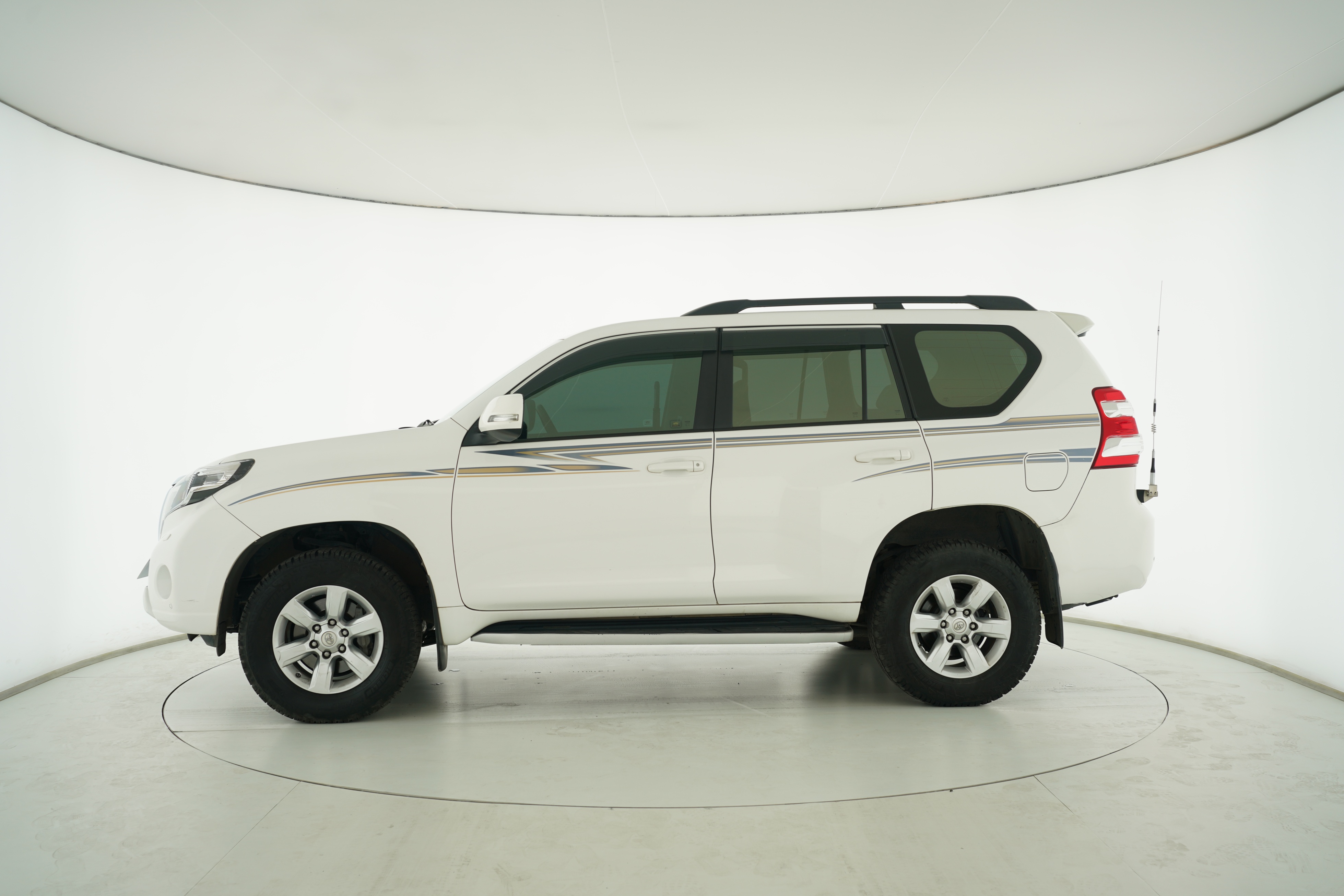 Toyota Prado 2016 — фото 7