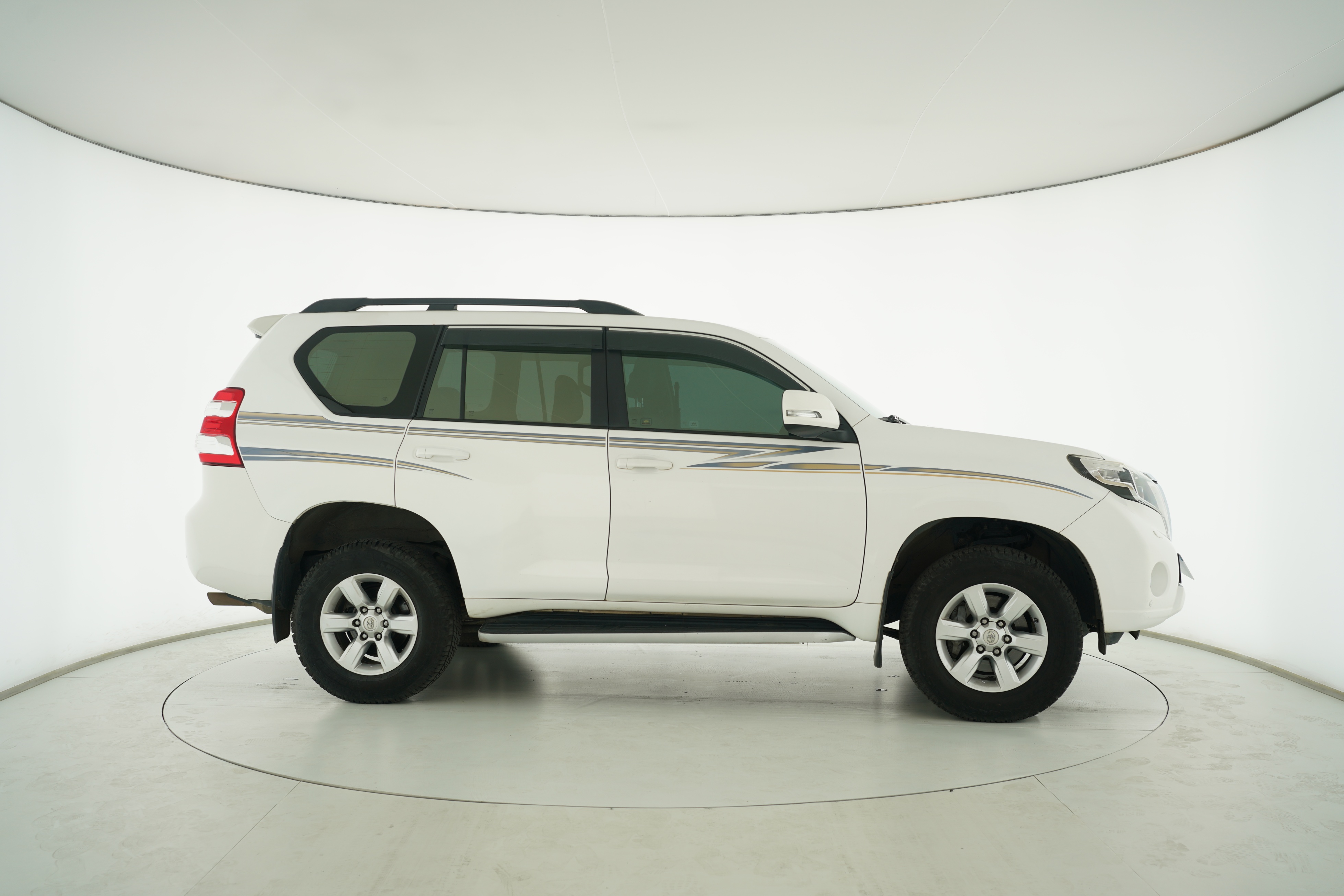 Toyota Prado 2016 — фото 8