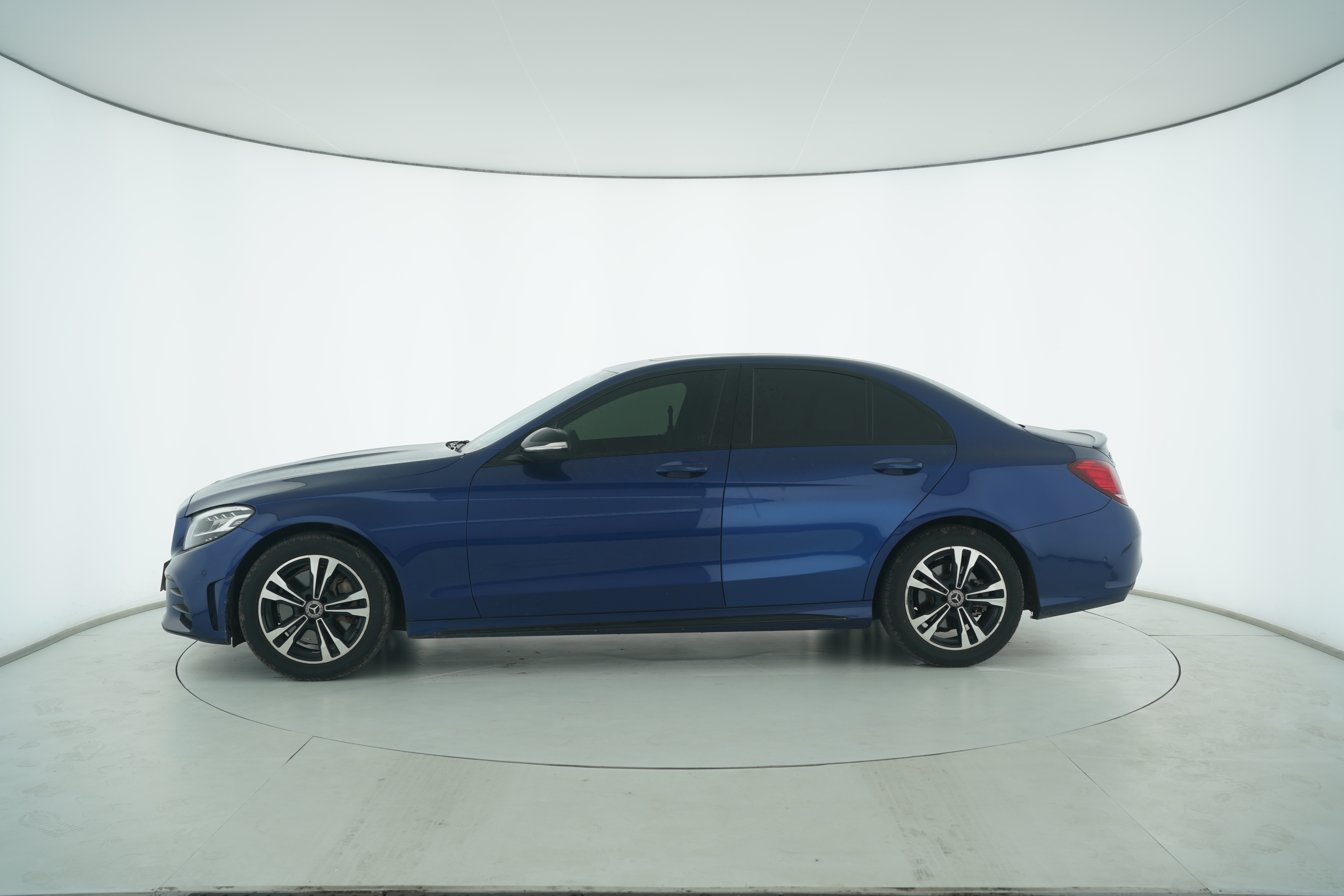 Mercedes Benz C-Class 2019 — фото 7