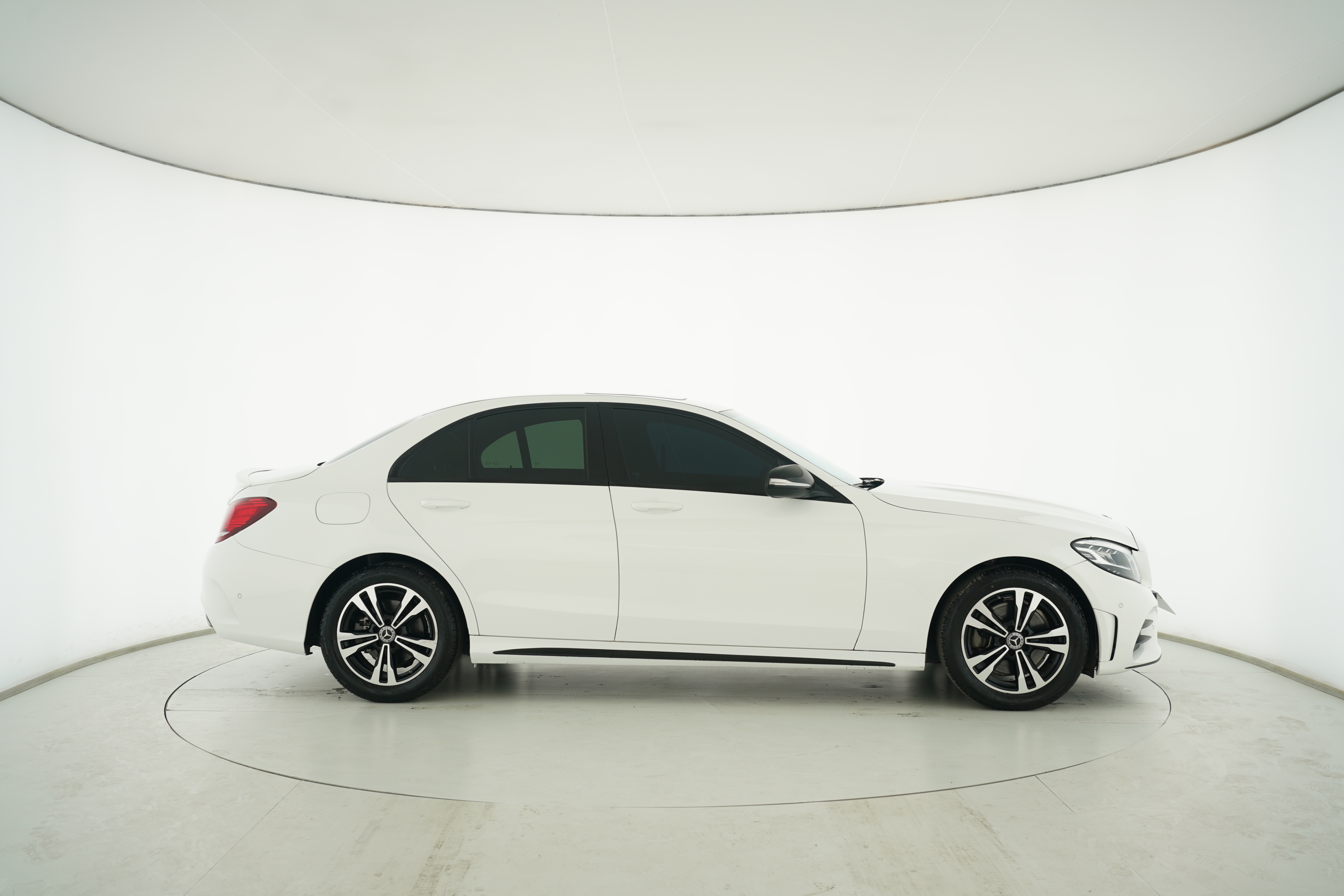 Mercedes Benz C-Class 2020 — фото 8