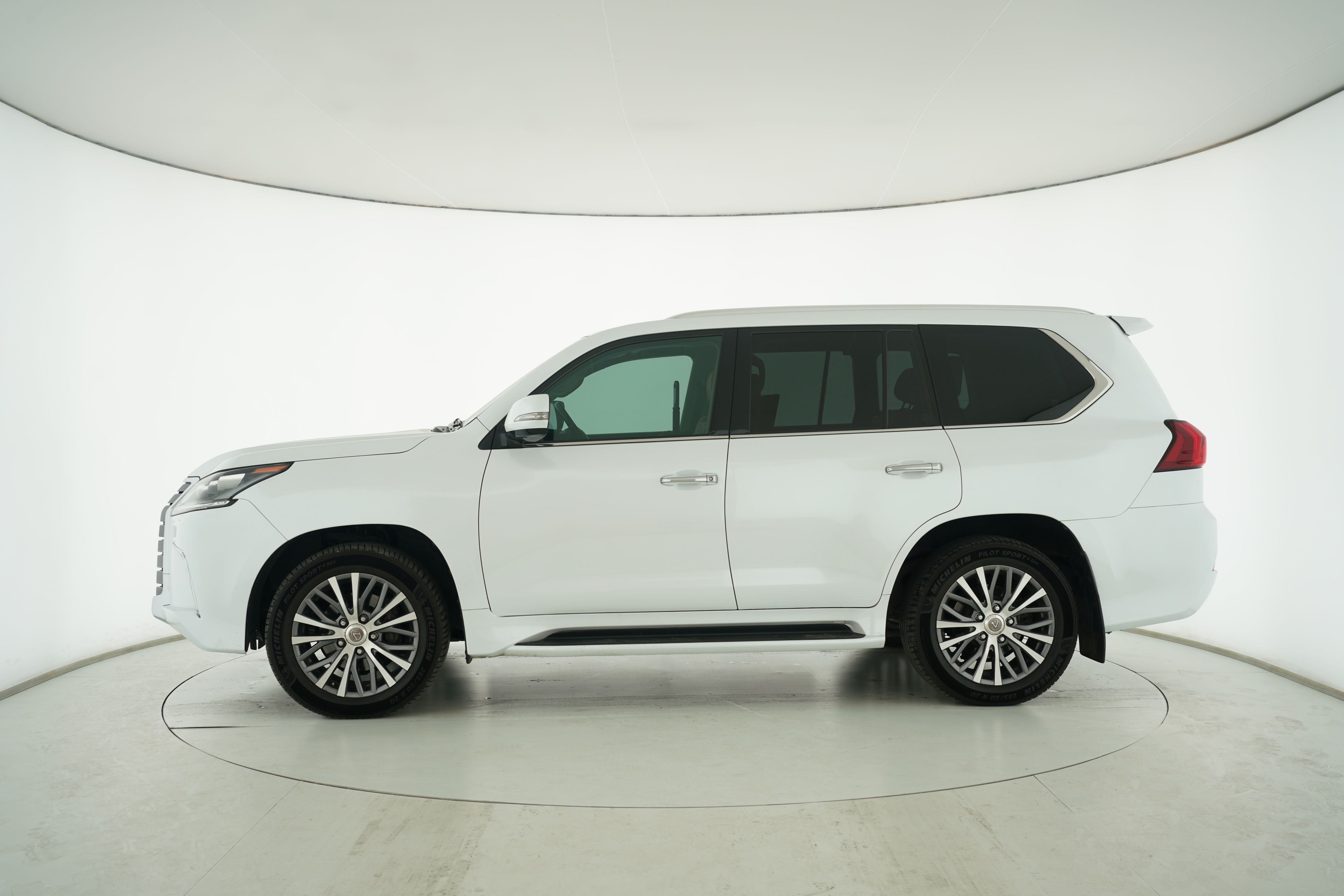 Lexus LX 2019 — фото 7