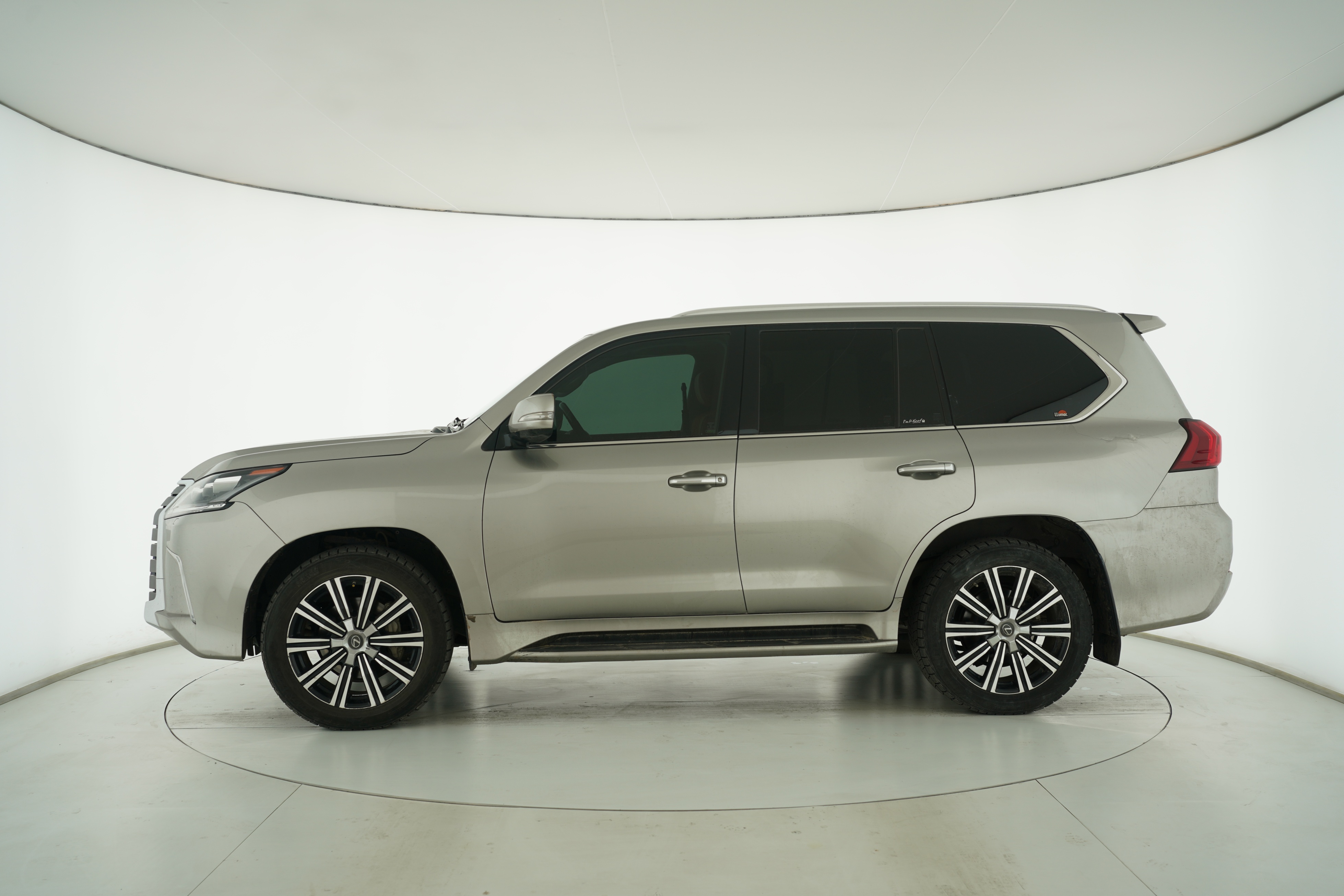 Lexus LX 2017 — фото 7
