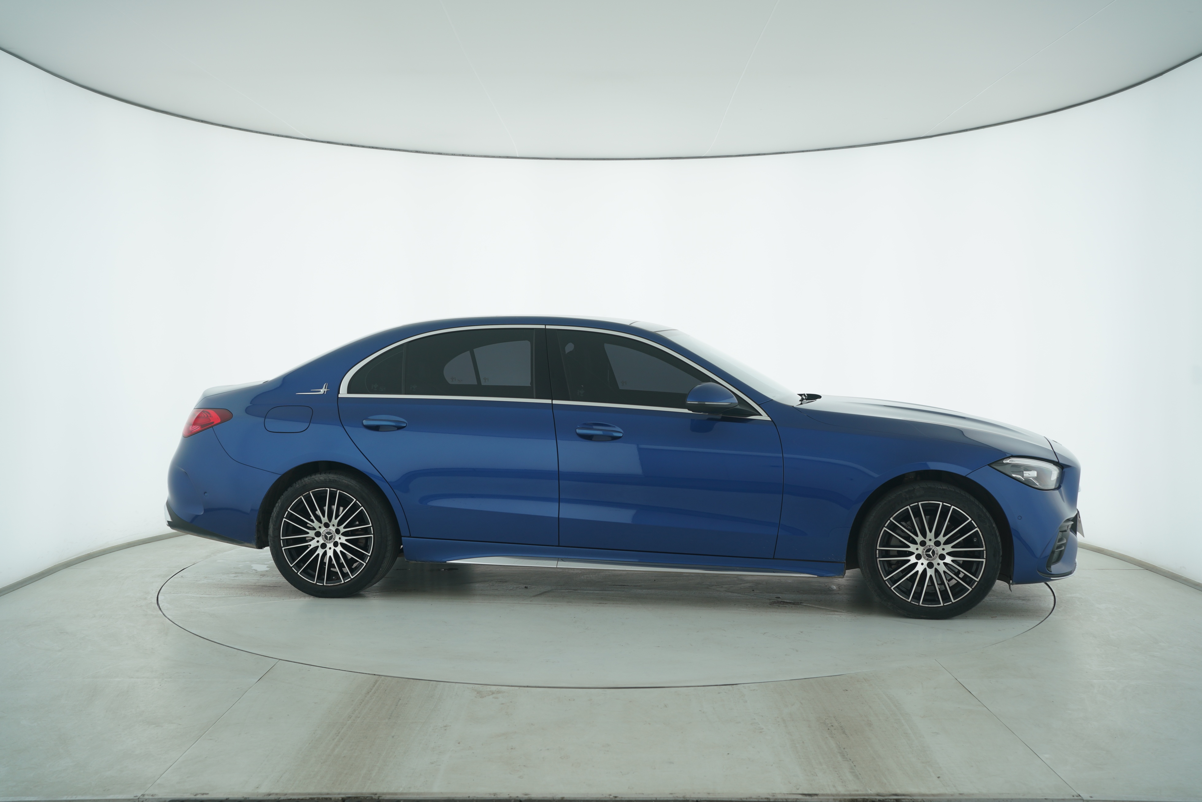 Mercedes Benz C-Class 2022 — фото 8