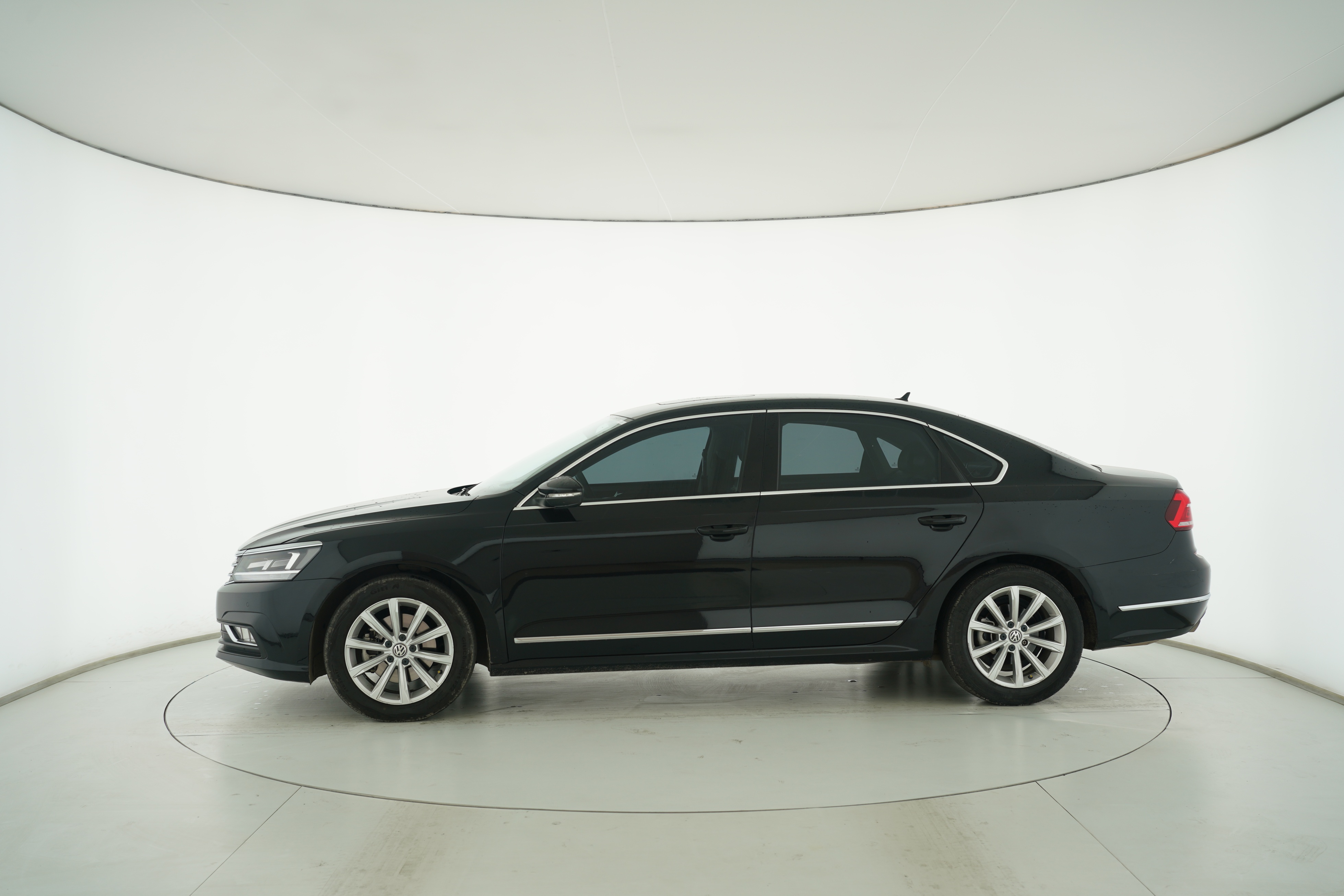 Volkswagen Passat 2015 — фото 7