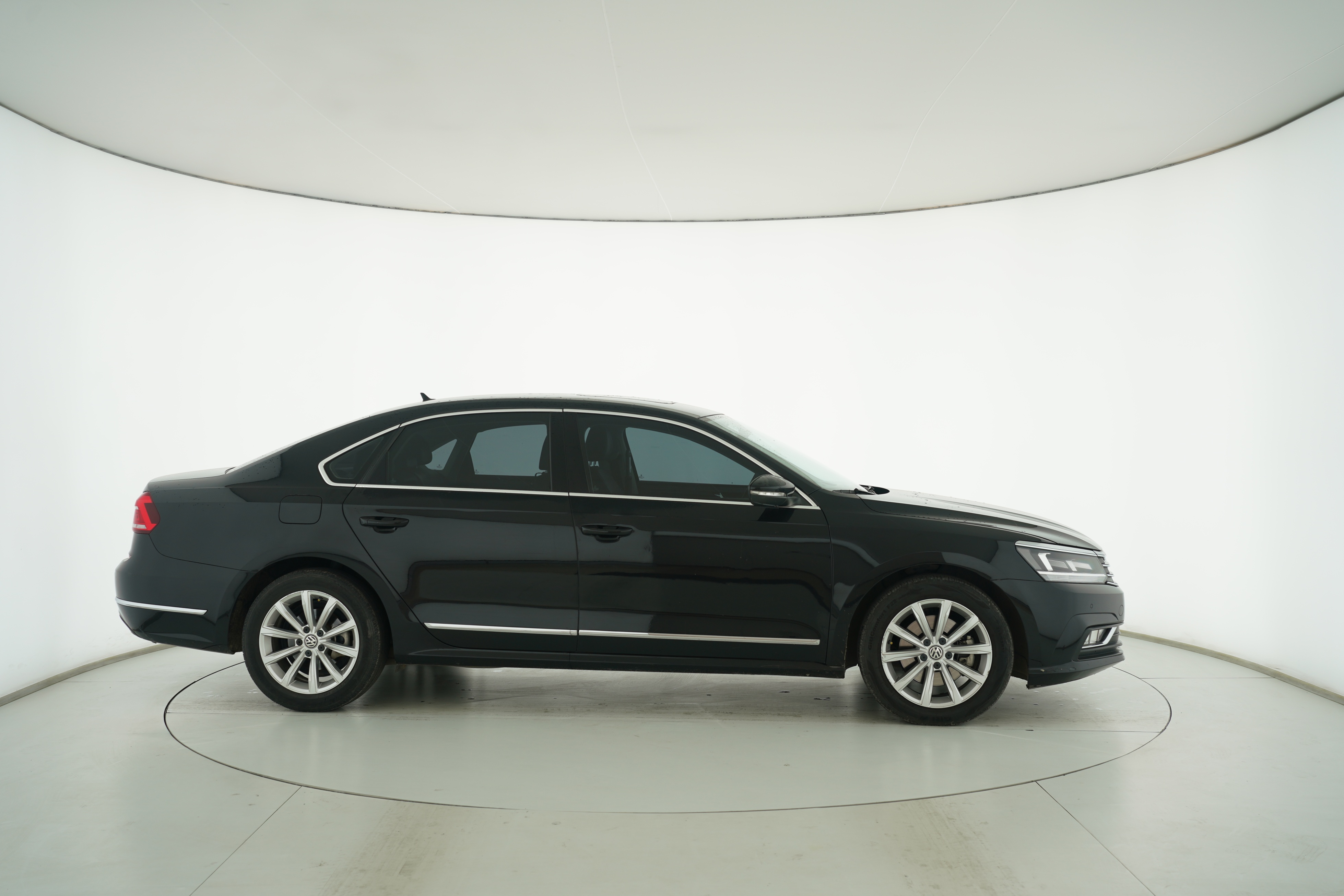 Volkswagen Passat 2015 — фото 8