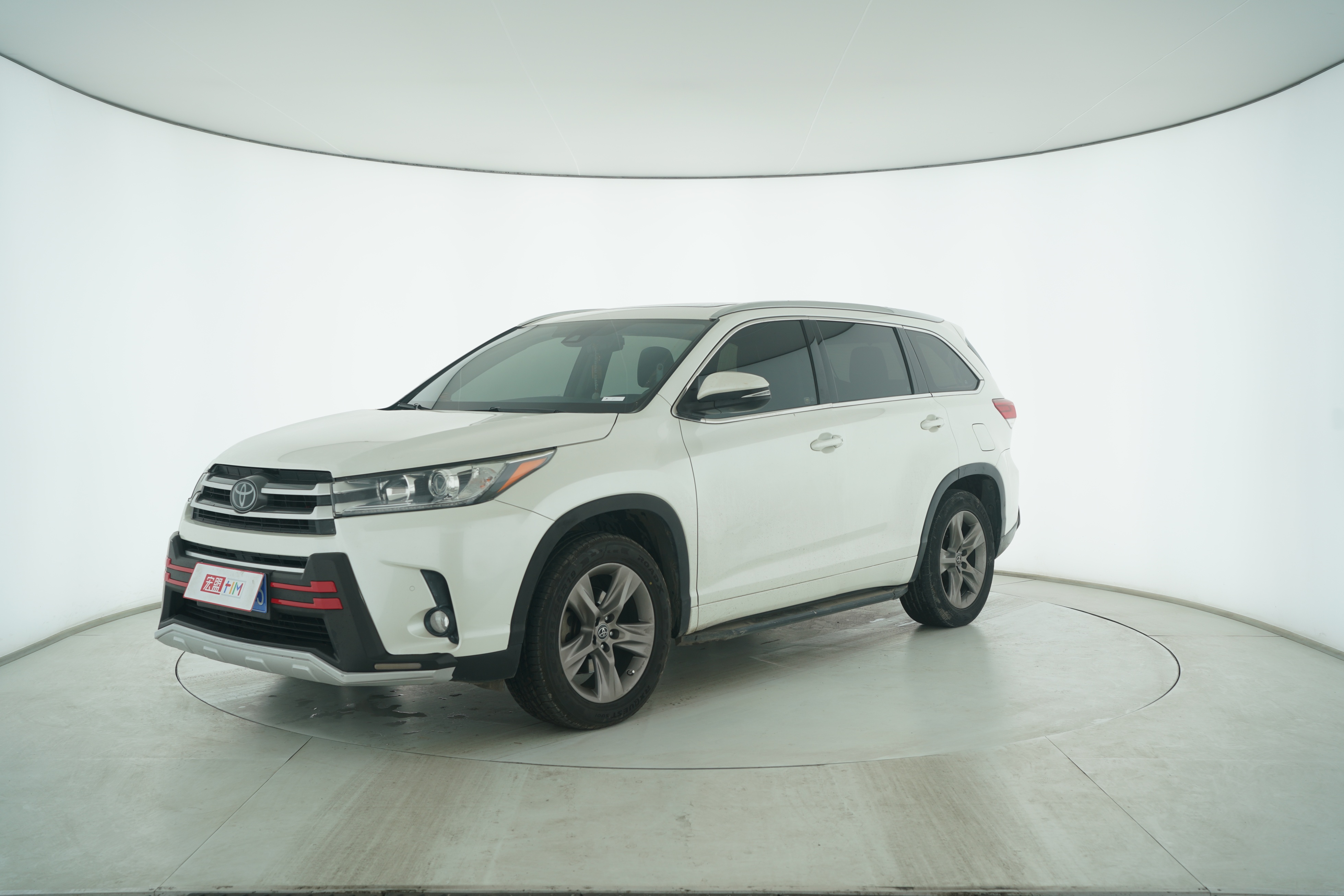 Toyota Highlander 2018 — фото 1