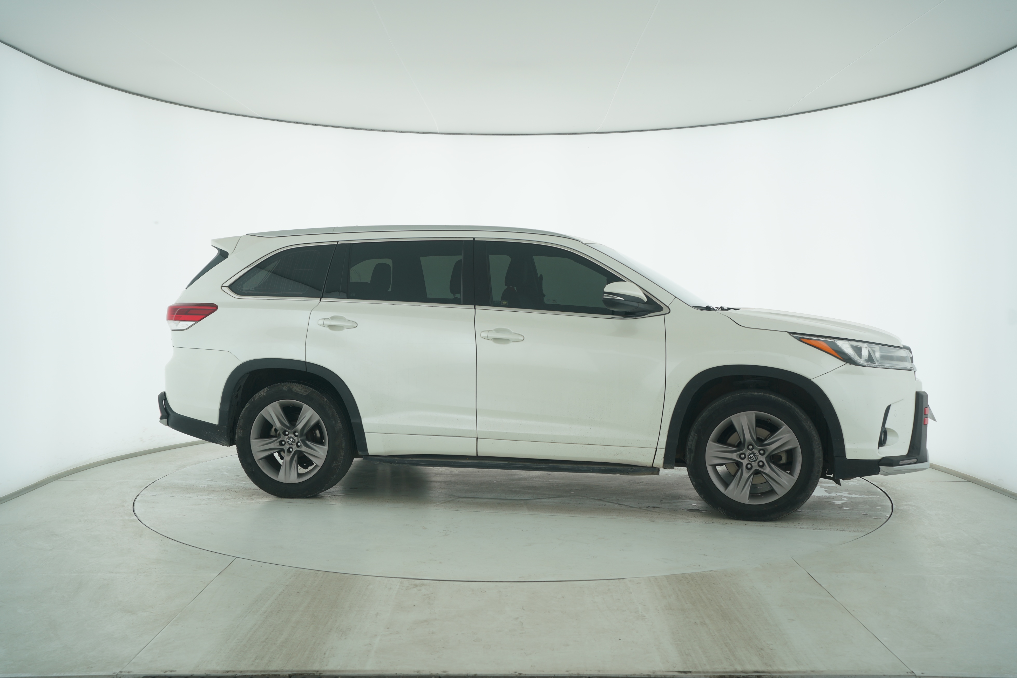 Toyota Highlander 2018 — фото 8