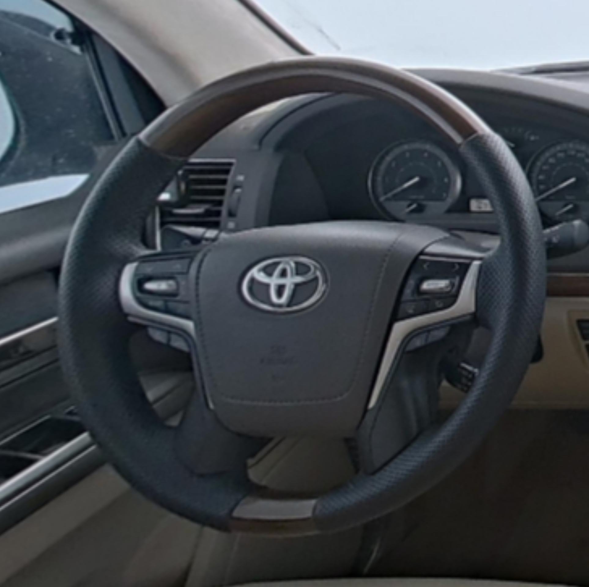 Toyota Land Cruiser (Imported) 2016 — фото 10