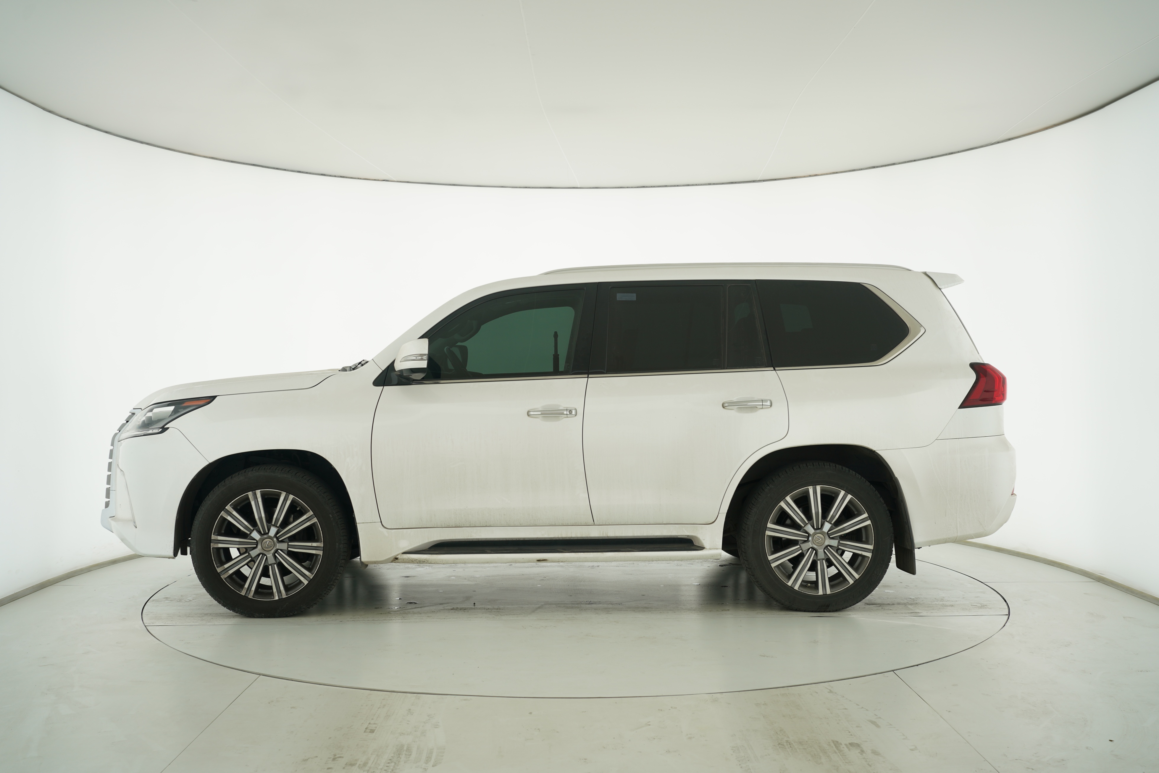 Lexus LX 2017 — фото 7