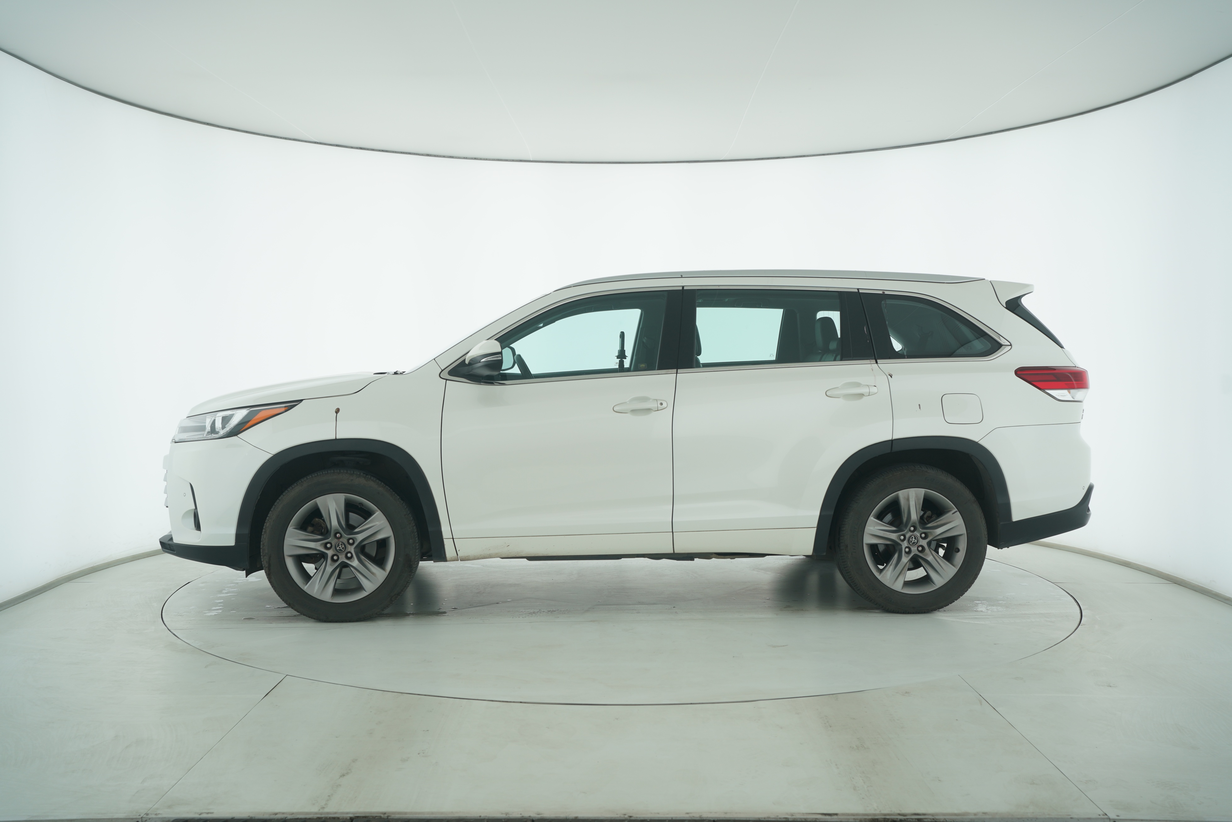 Toyota Highlander 2018 — фото 7