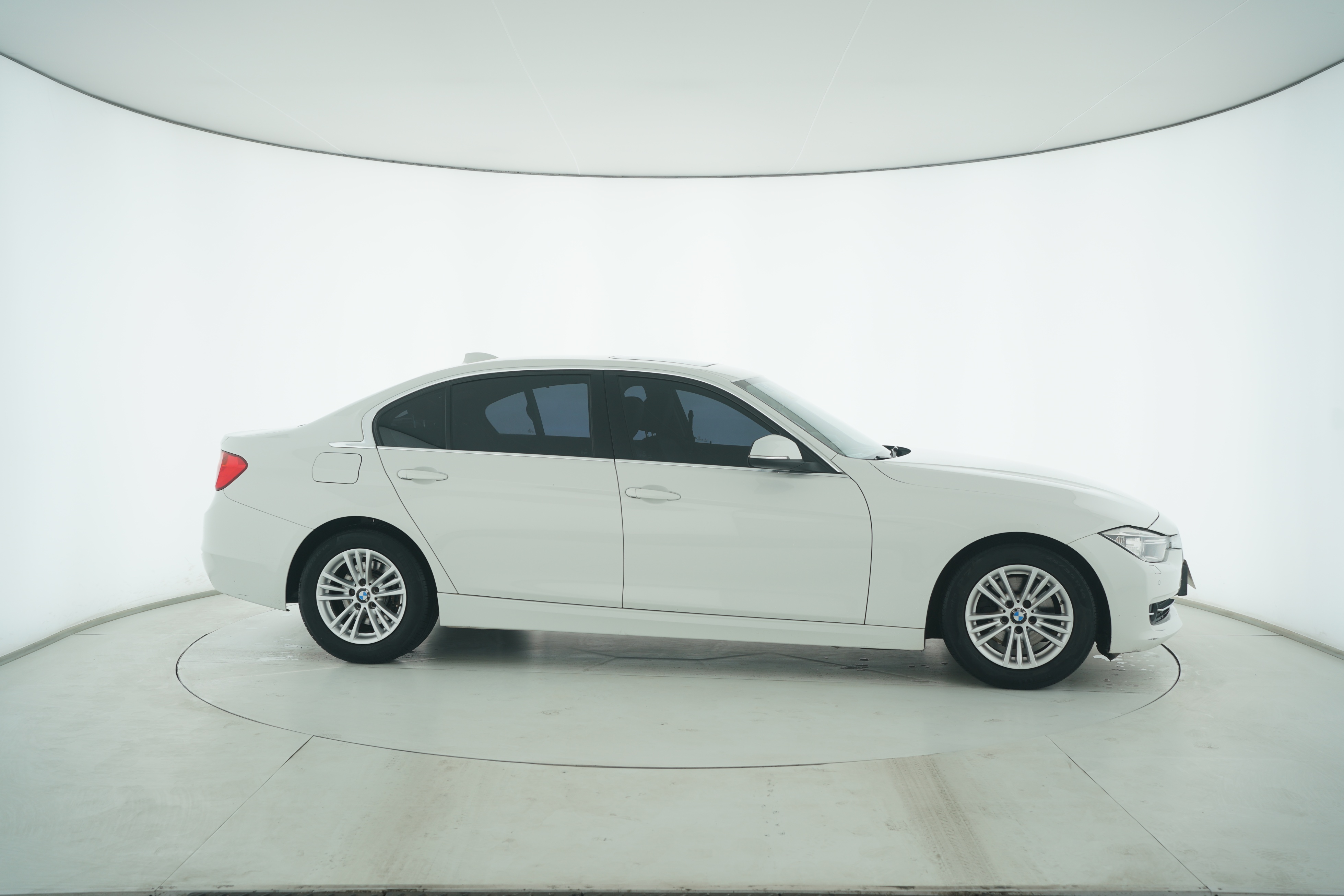 BMW 3 Series 2015 — фото 8