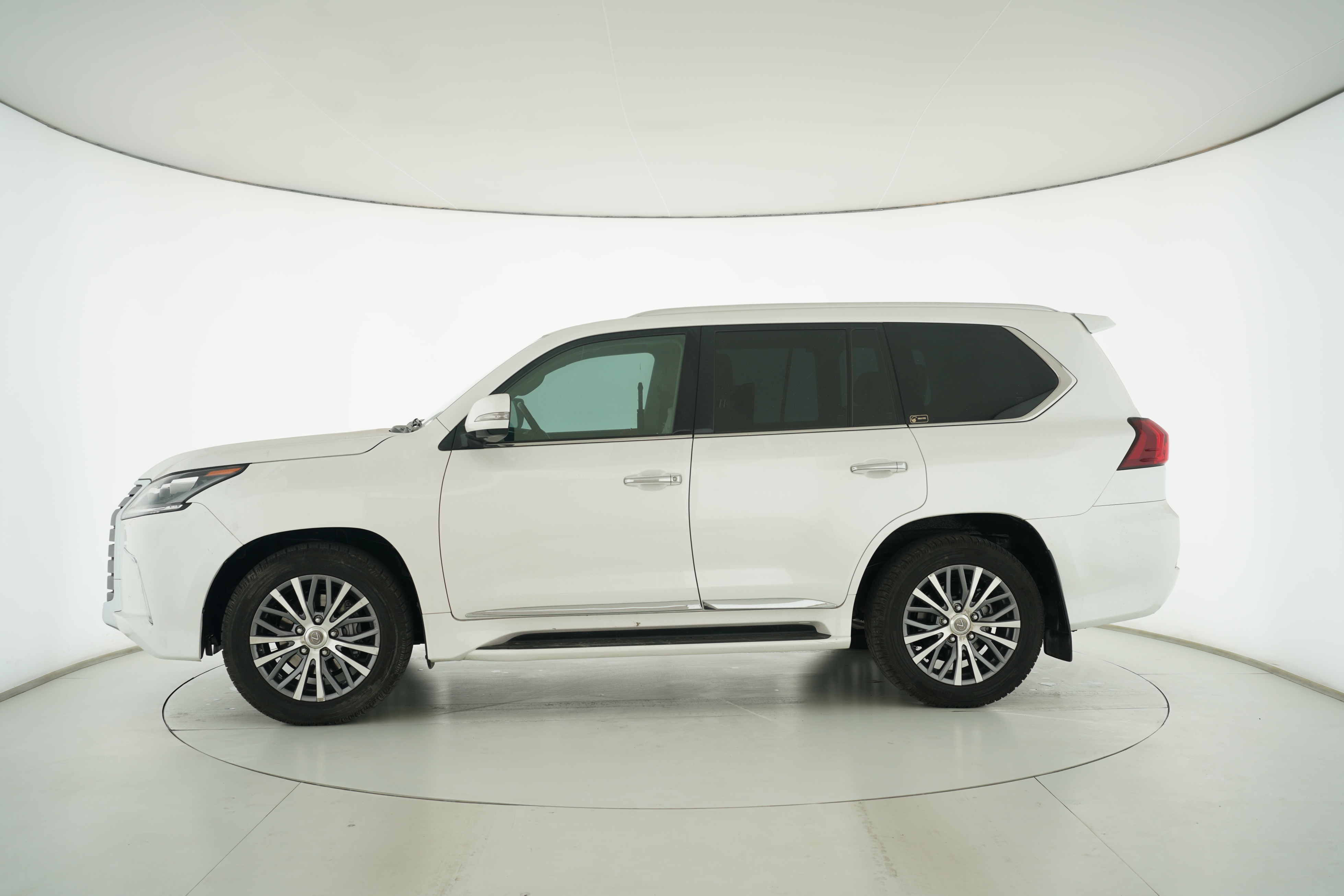 Lexus LX 2017 — фото 7