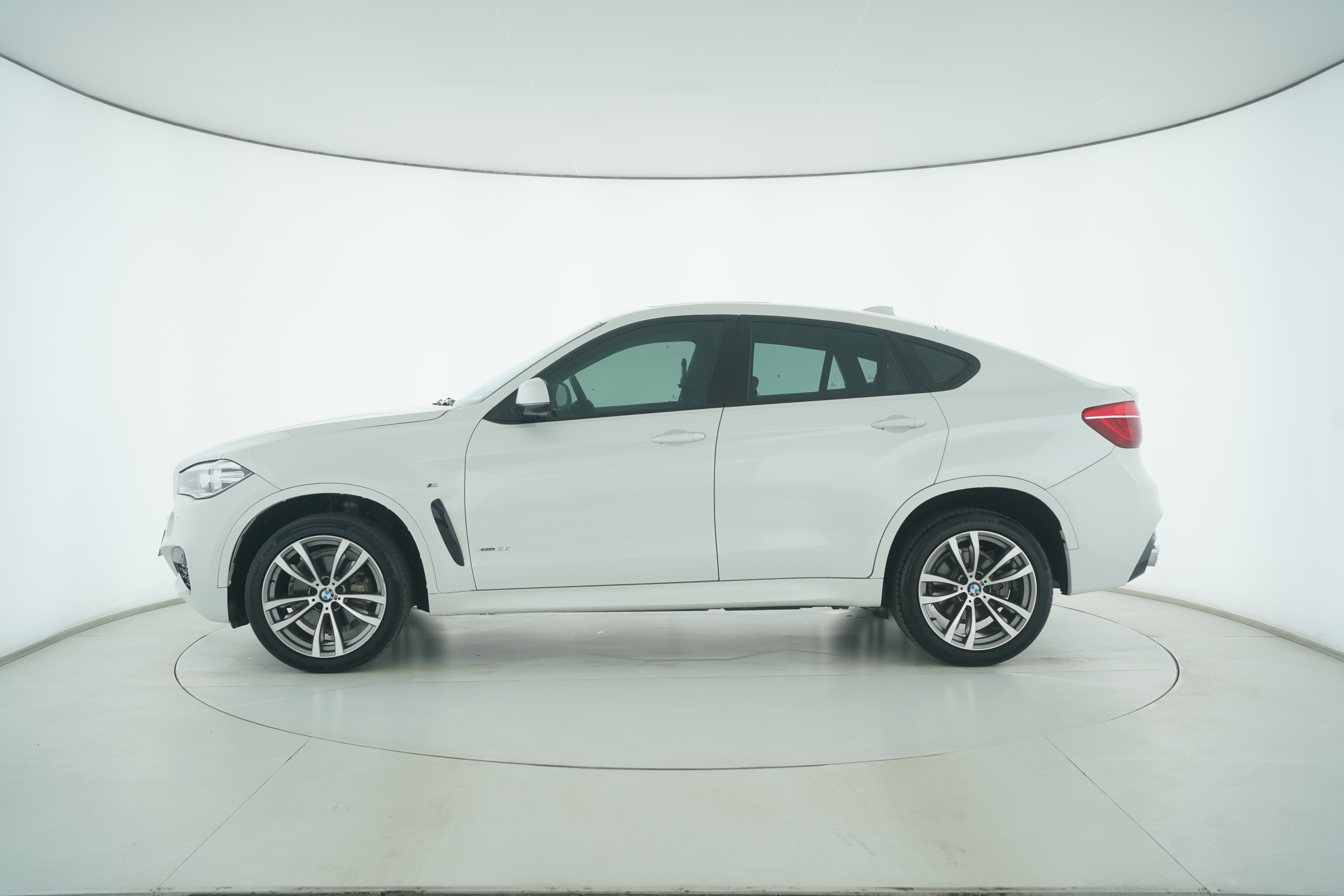 BMW X6 2019 — фото 7