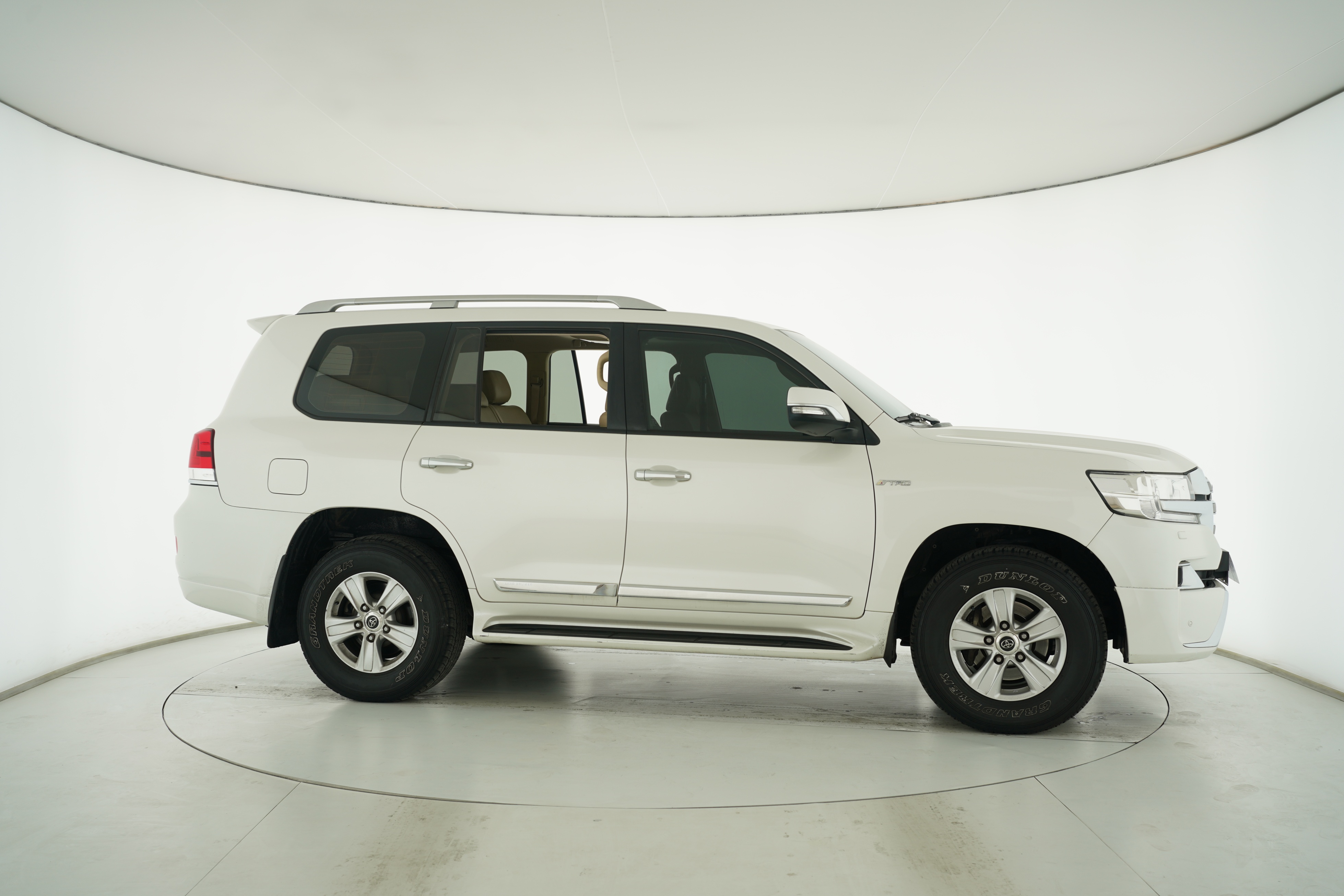 Toyota Land Cruiser (Imported) 2016 — фото 8